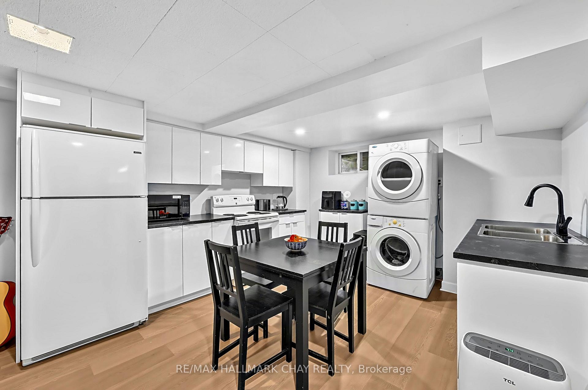 Photo 18 of 90 Roxborough Road, Newmarket, Gorham-College Manor — HOMEH