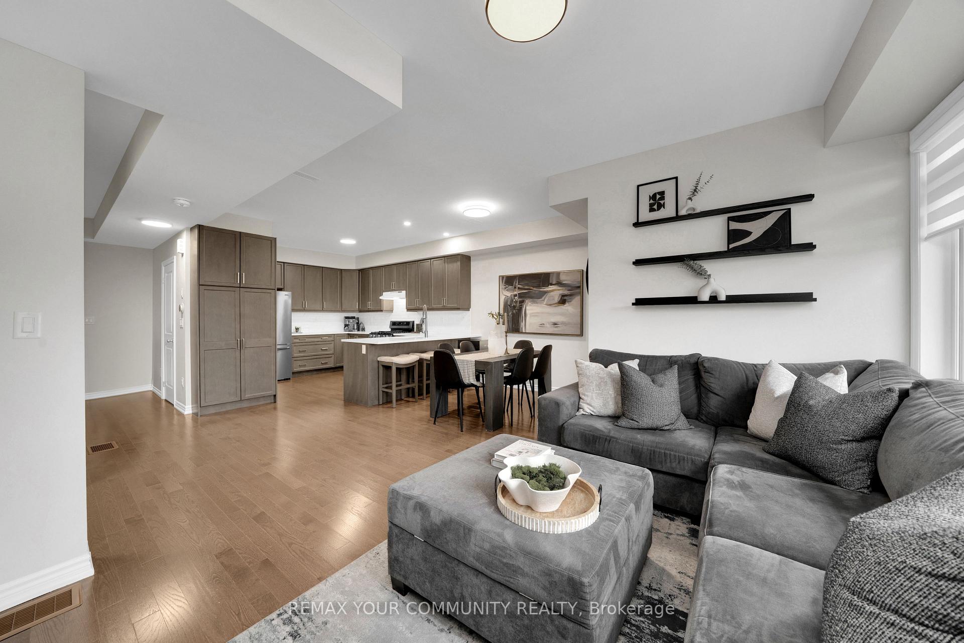 Photo 15 of 104 Holyrood Crescent, Vaughan, Kleinburg — HOMEH