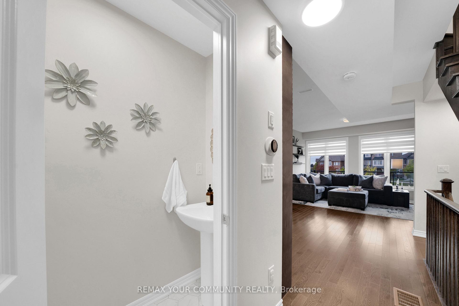 Photo 23 of 104 Holyrood Crescent, Vaughan, Kleinburg — HOMEH