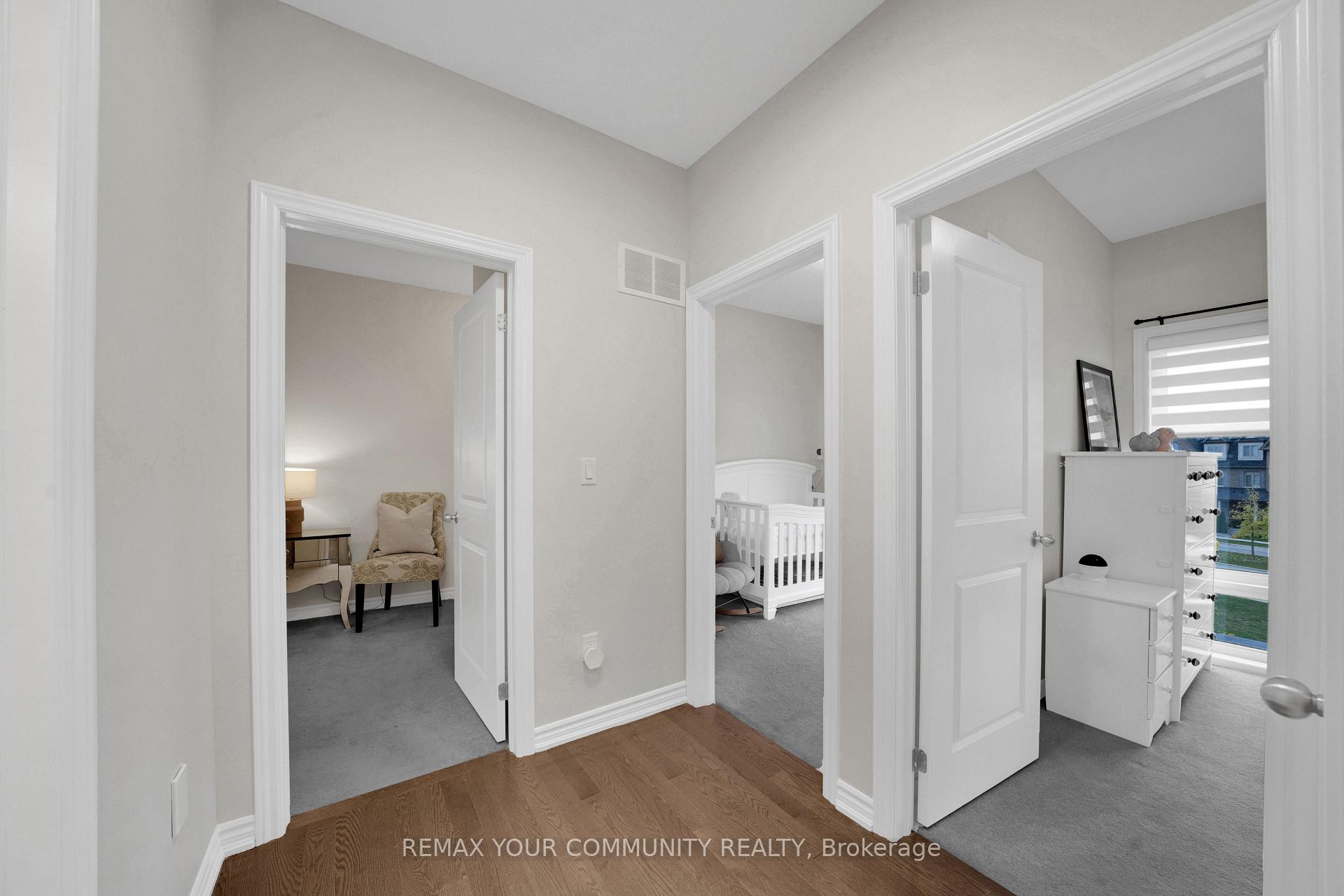 Photo 24 of 104 Holyrood Crescent, Vaughan, Kleinburg — HOMEH