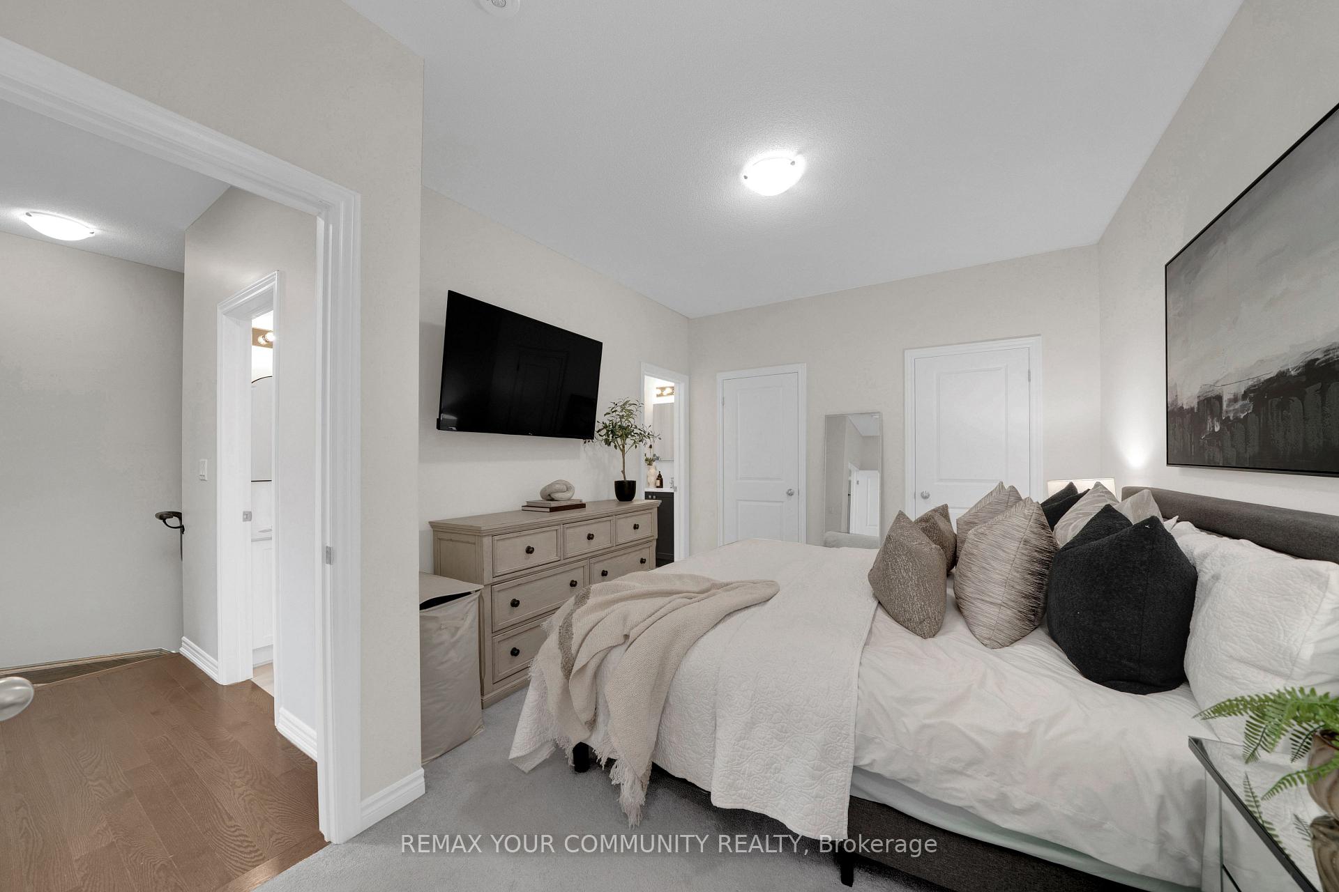 Photo 27 of 104 Holyrood Crescent, Vaughan, Kleinburg — HOMEH
