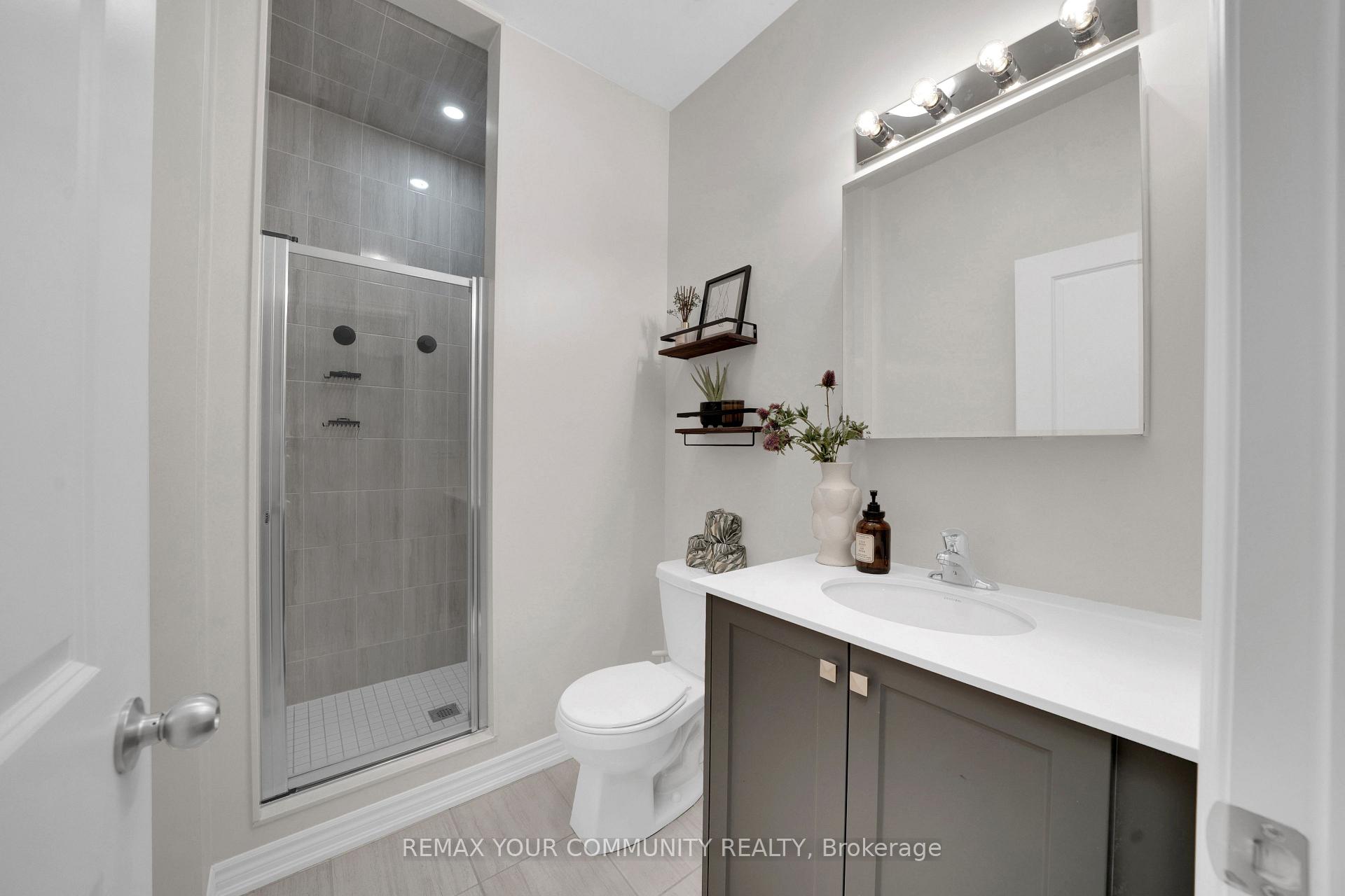 Photo 30 of 104 Holyrood Crescent, Vaughan, Kleinburg — HOMEH