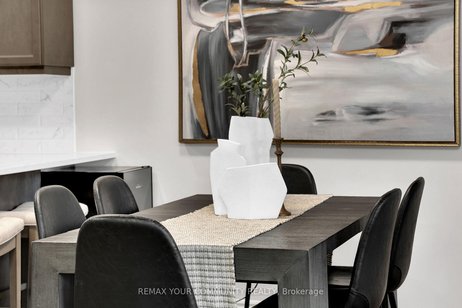 Photo 36 of 104 Holyrood Crescent, Vaughan, Kleinburg — HOMEH