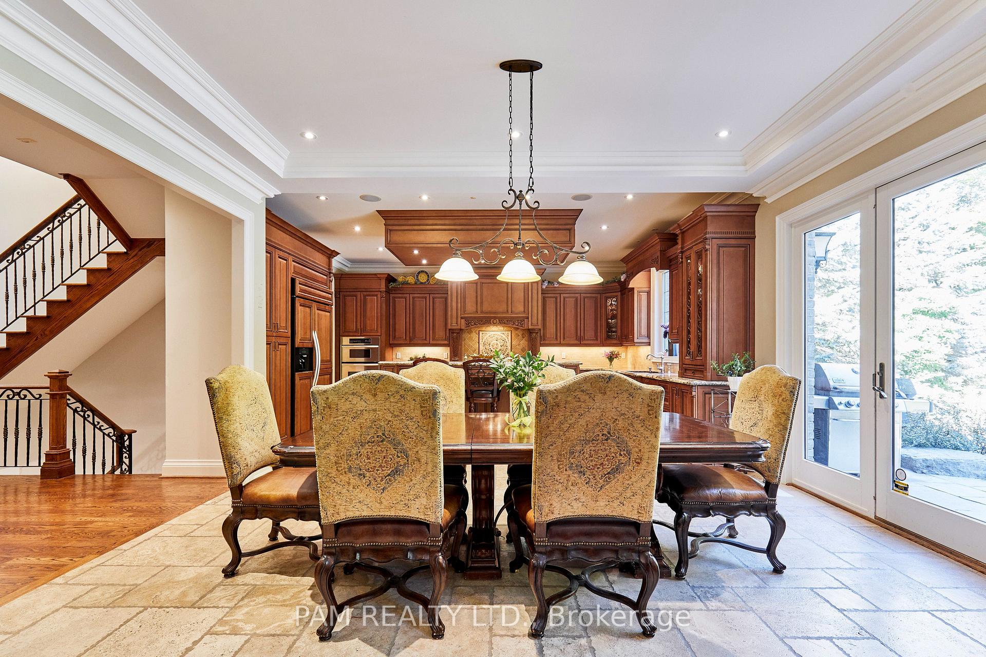 Photo 8 of 20 Ogden Crescent, Whitchurch-Stouffville, Rural Whitchurch-Stouffville — HOMEH