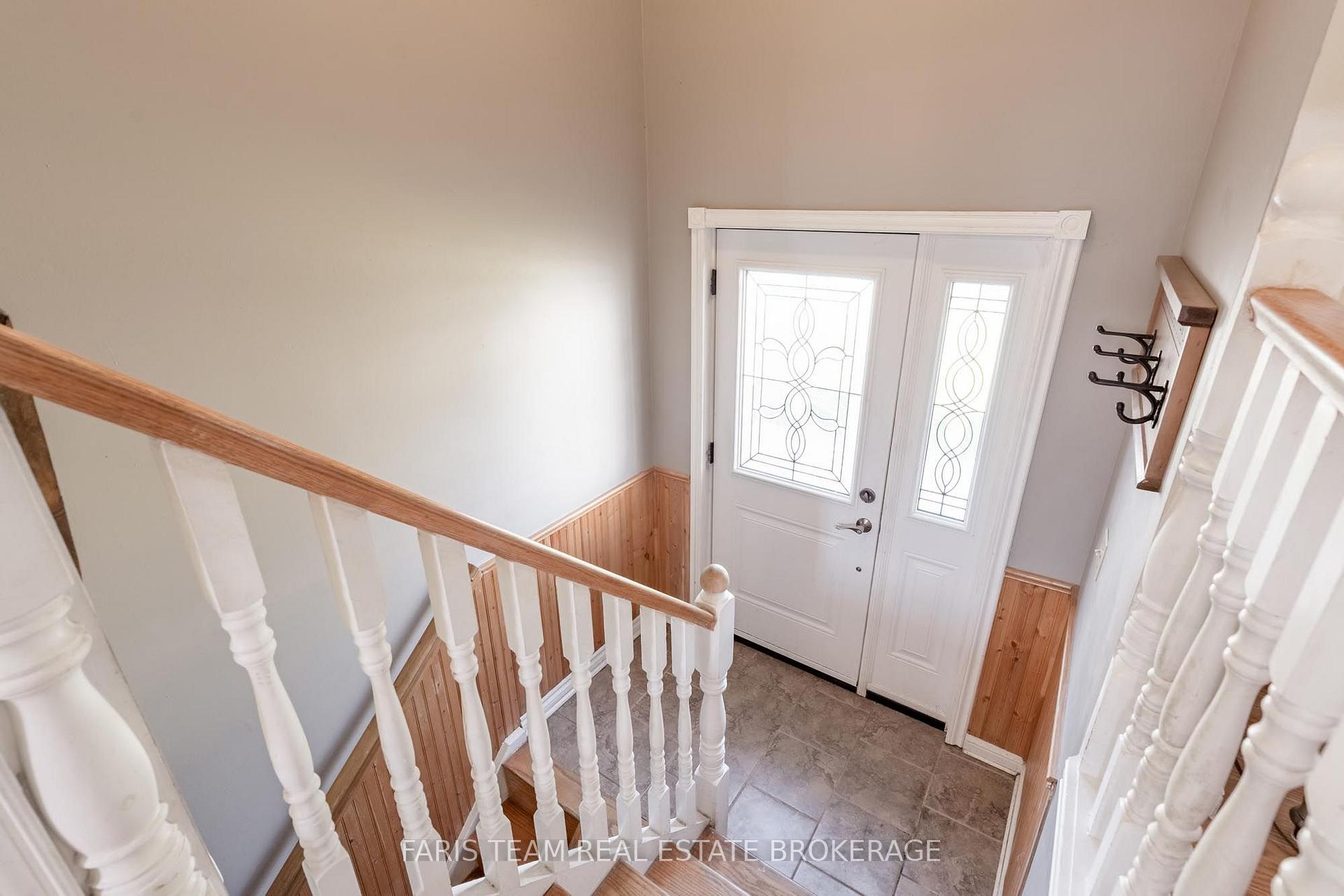 Photo 3 of 163 Shannon Street, Orillia — HOMEH