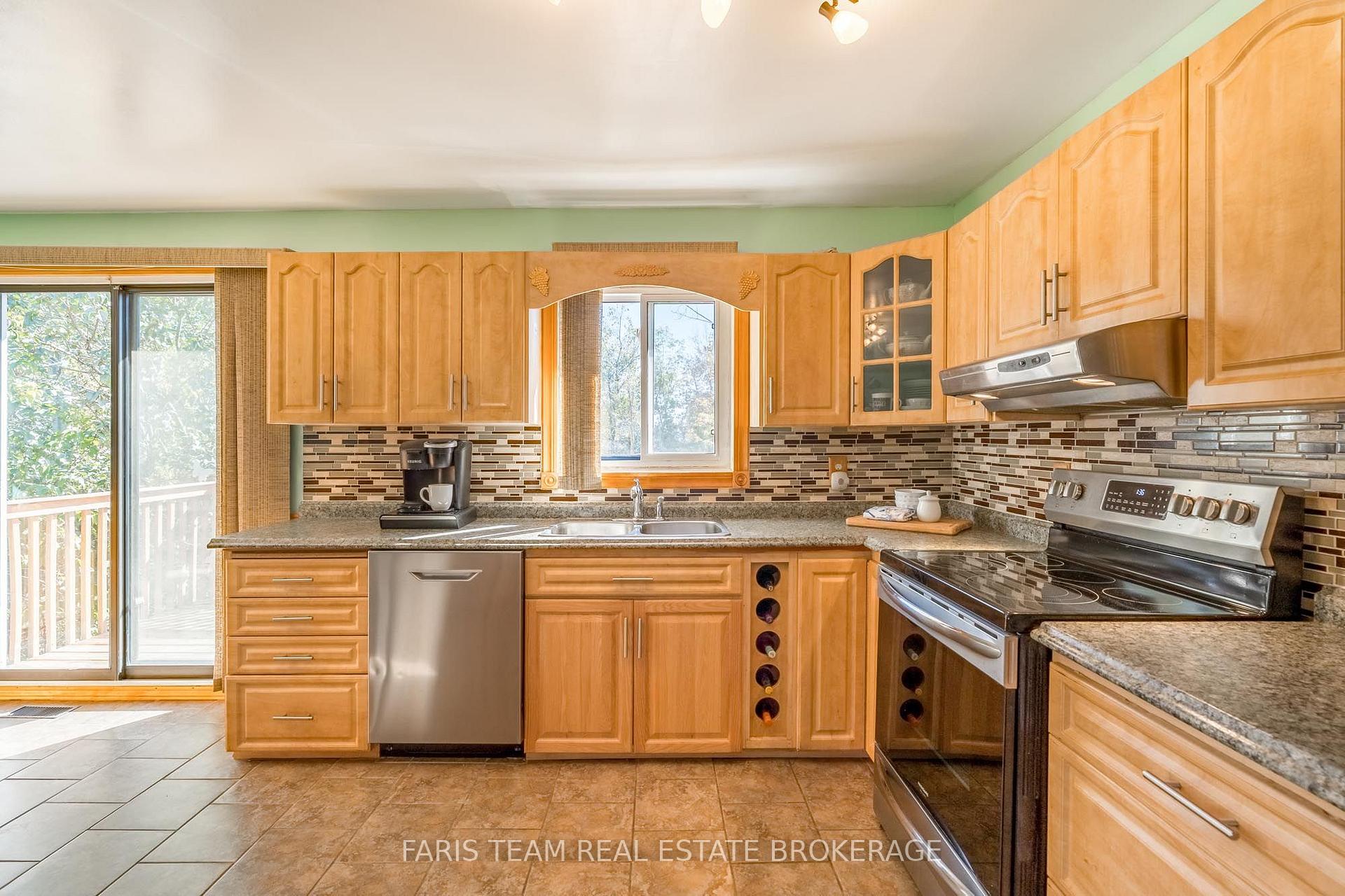 Photo 4 of 163 Shannon Street, Orillia — HOMEH