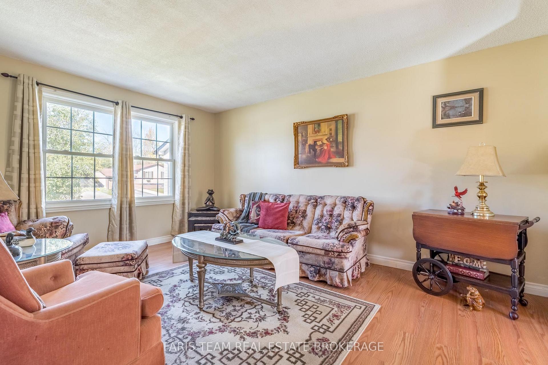 Photo 8 of 163 Shannon Street, Orillia — HOMEH