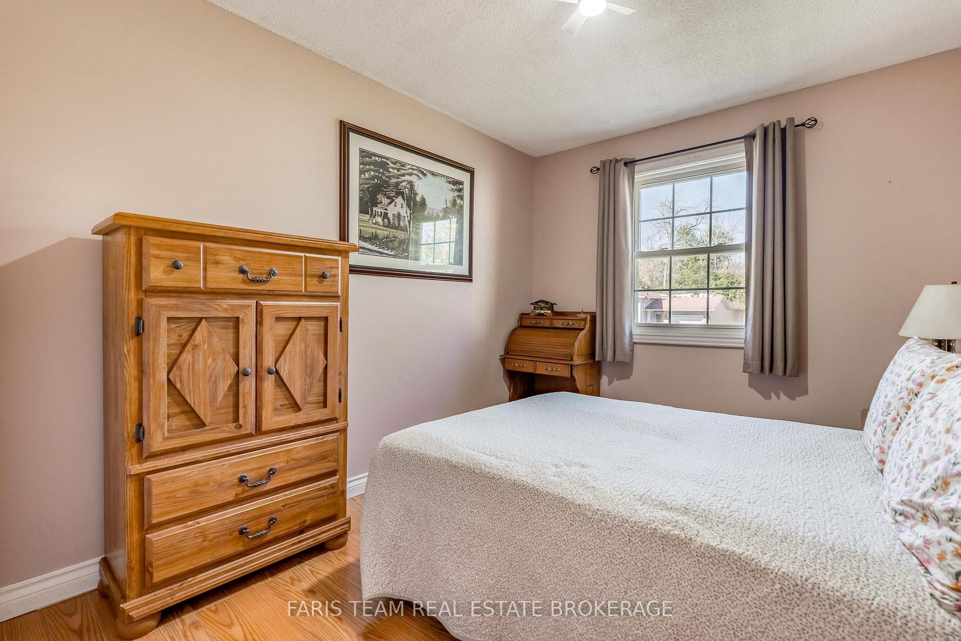 Photo 12 of 163 Shannon Street, Orillia — HOMEH