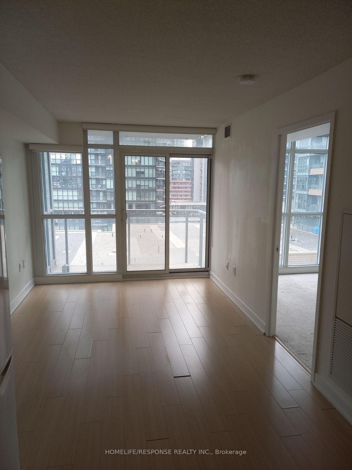 Photo 4 of Unit 1503, 15 Iceboat Terrace, Toronto, Waterfront Communities — HOMEH