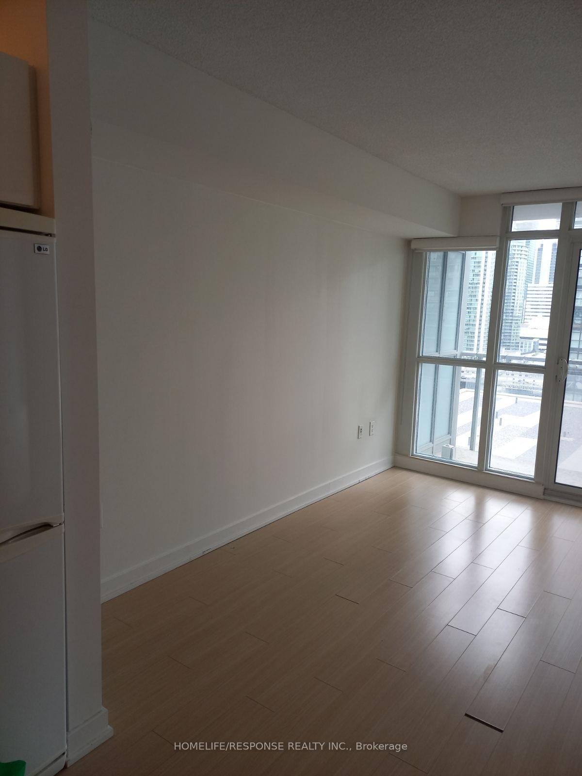 Photo 5 of Unit 1503, 15 Iceboat Terrace, Toronto, Waterfront Communities — HOMEH