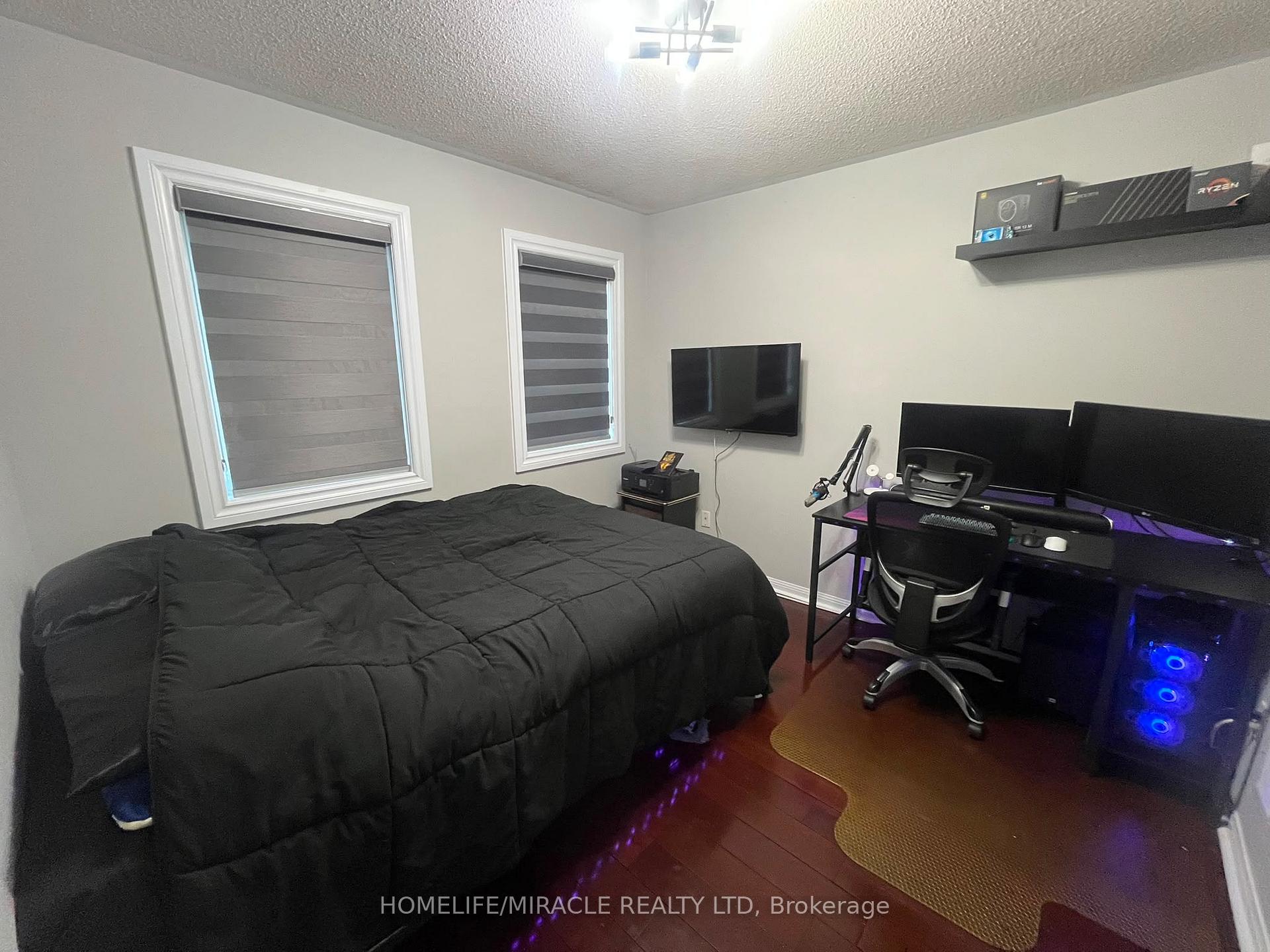 Photo 5 of 29 Hummingbird Drive, Scarborough, Rouge — HOMEH