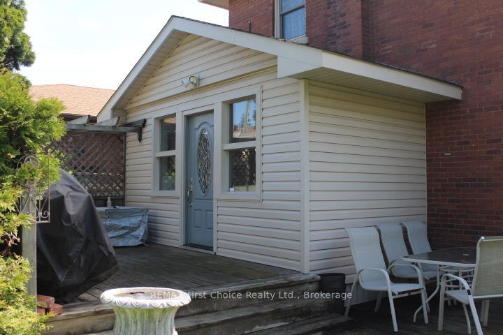 Photo 3 of 310 Algoma Street N, Thunder Bay, Shuniah — HOMEH