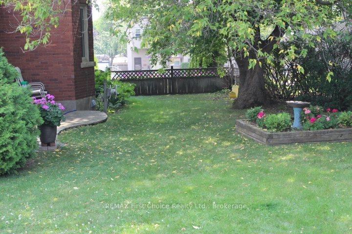 Photo 6 of 310 Algoma Street N, Thunder Bay, Shuniah — HOMEH