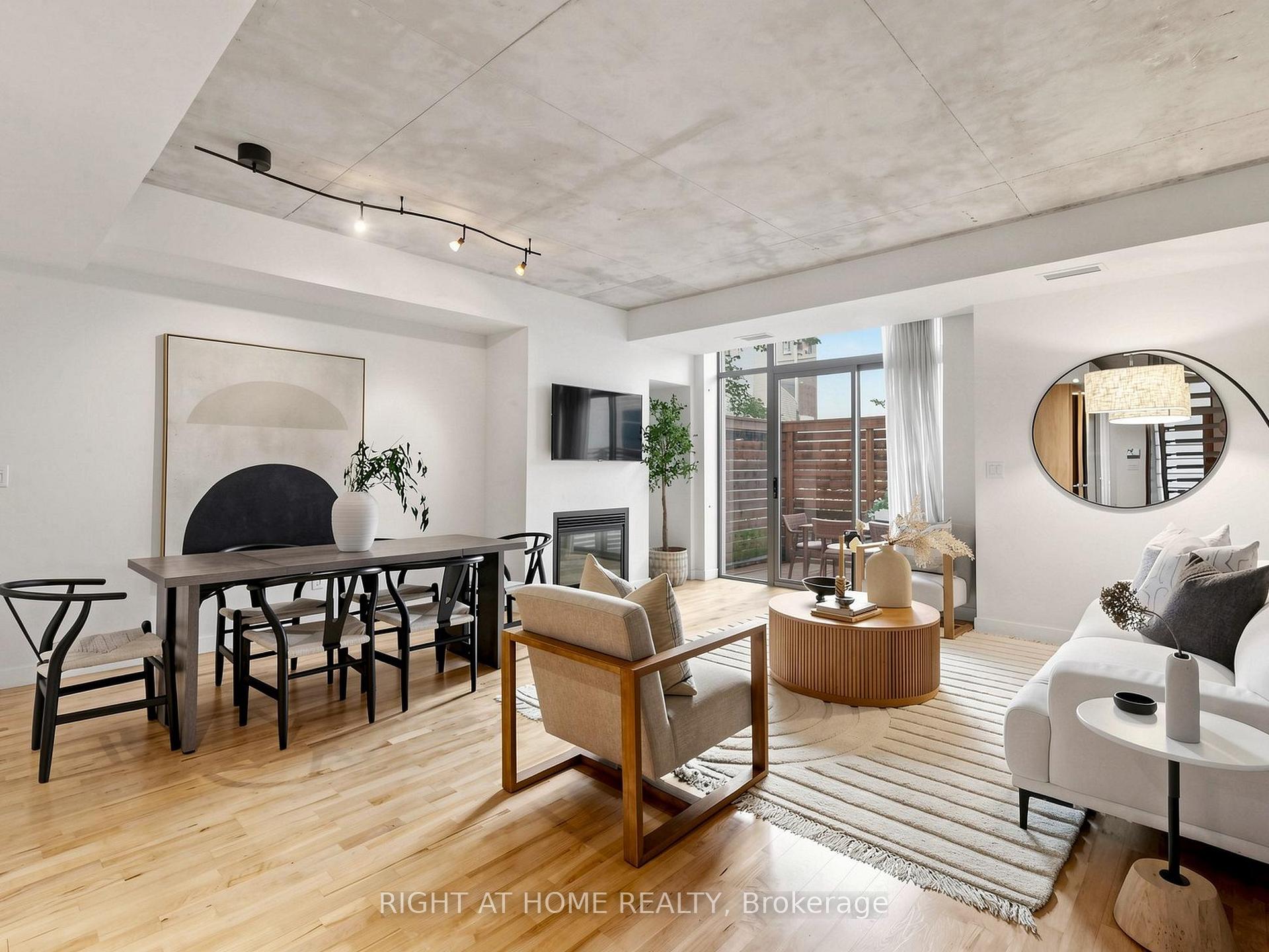 Photo 3 of Unit 4, 295 Mutual Street, Toronto, Church-Yonge Corridor — HOMEH