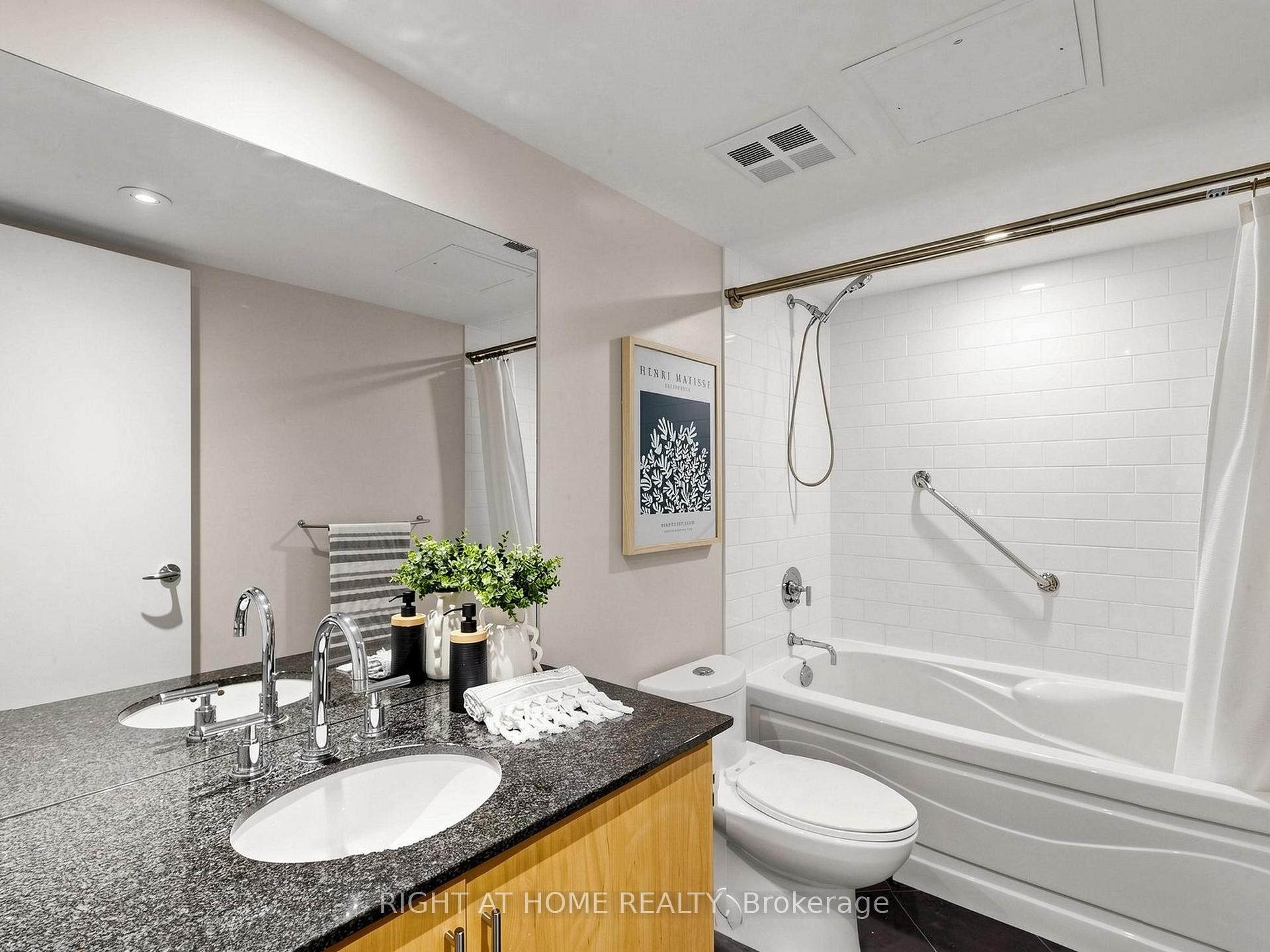 Photo 33 of Unit 4, 295 Mutual Street, Toronto, Church-Yonge Corridor — HOMEH