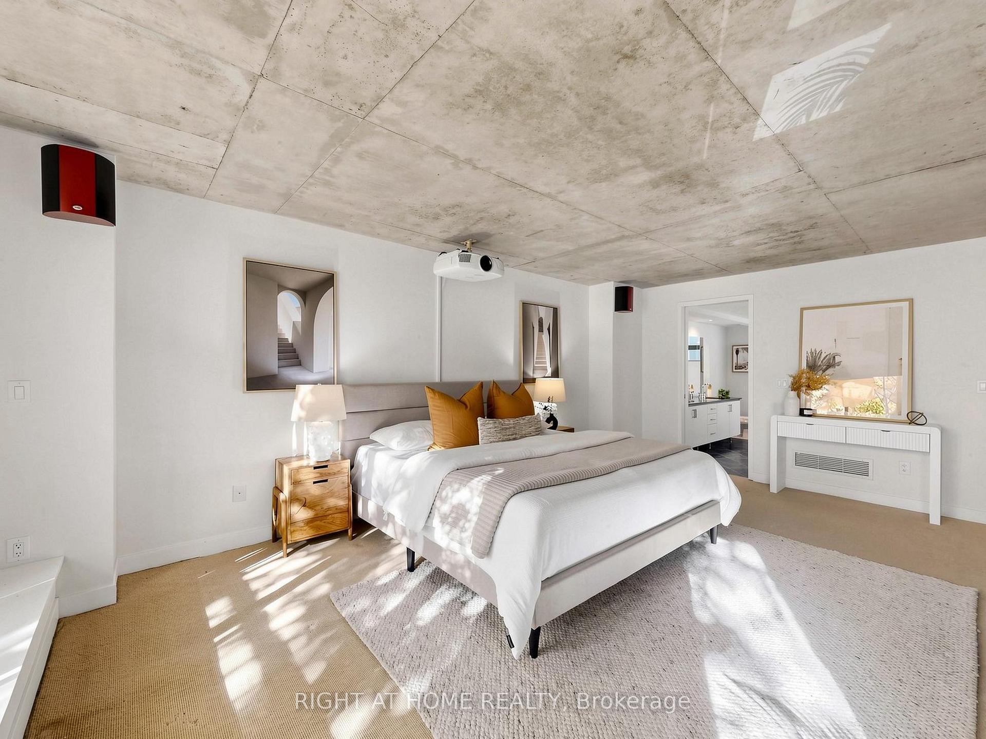 Photo 38 of Unit 4, 295 Mutual Street, Toronto, Church-Yonge Corridor — HOMEH