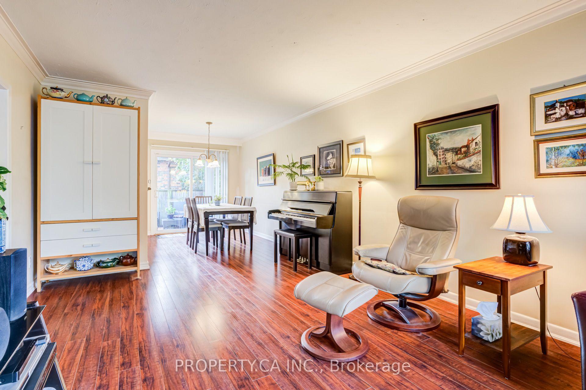 Photo 8 of 2302 Redfern Drive, Burlington, Brant — HOMEH