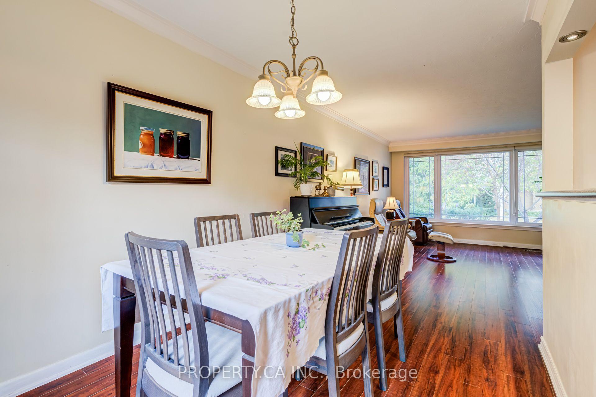 Photo 10 of 2302 Redfern Drive, Burlington, Brant — HOMEH