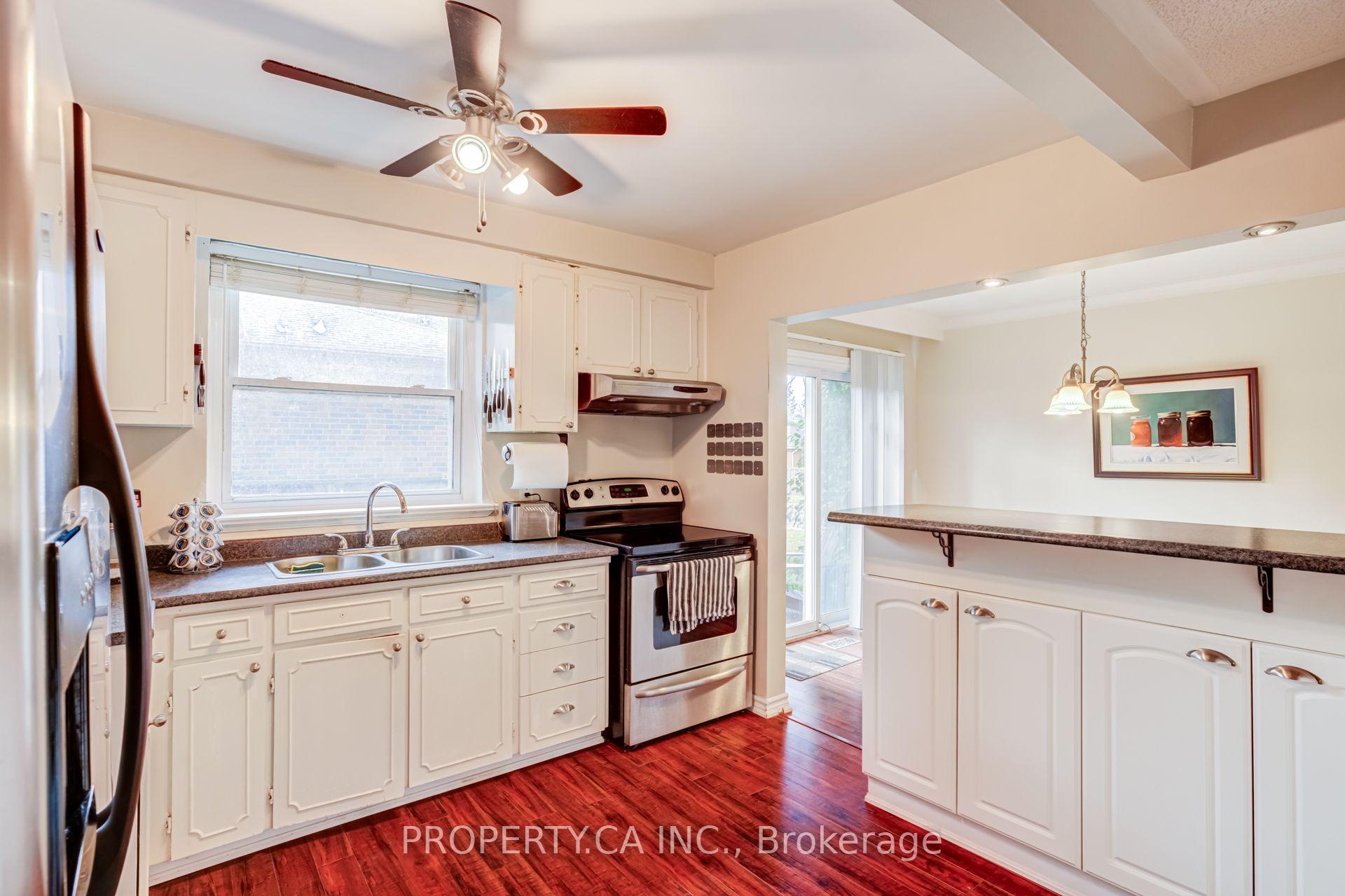 Photo 12 of 2302 Redfern Drive, Burlington, Brant — HOMEH