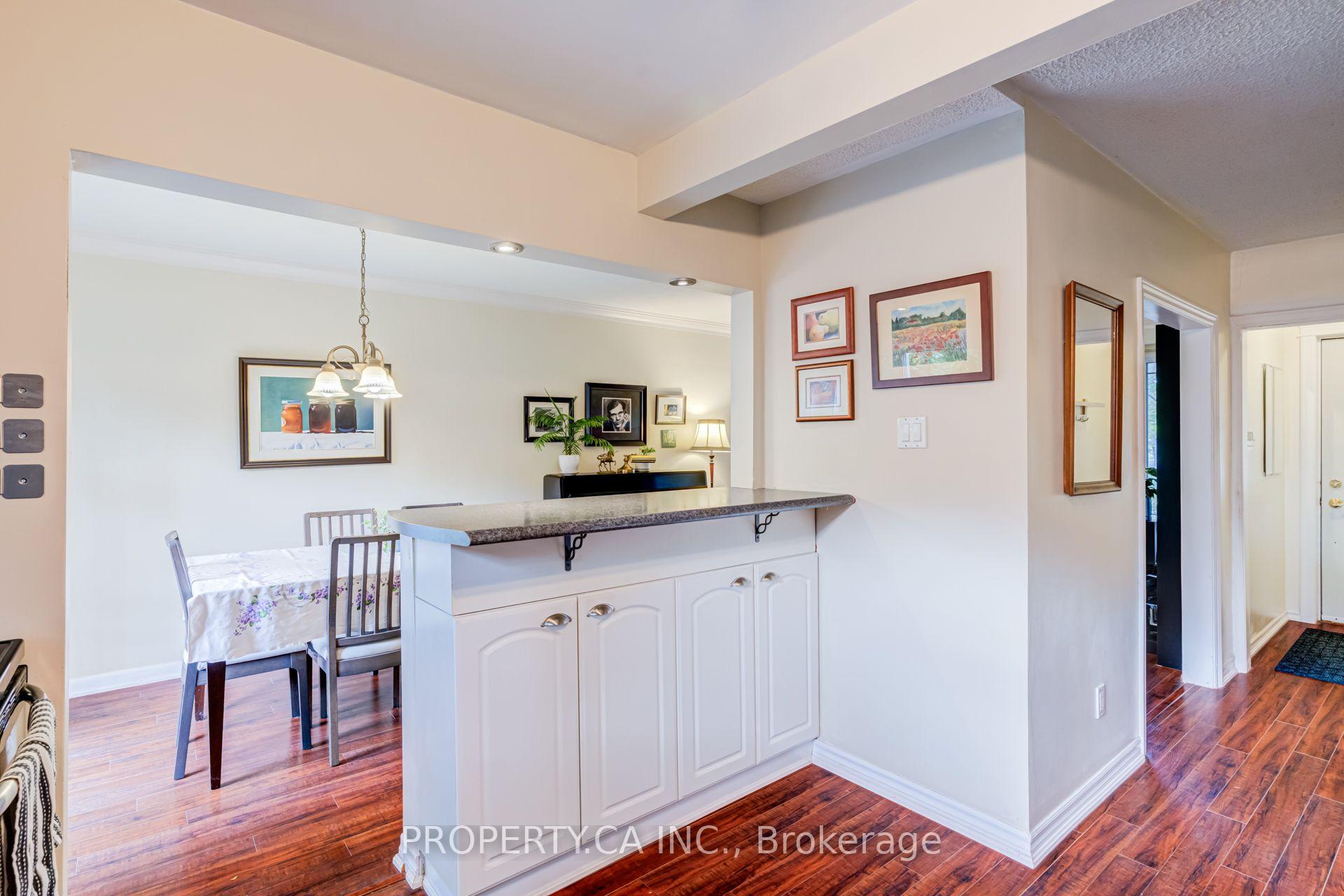 Photo 14 of 2302 Redfern Drive, Burlington, Brant — HOMEH