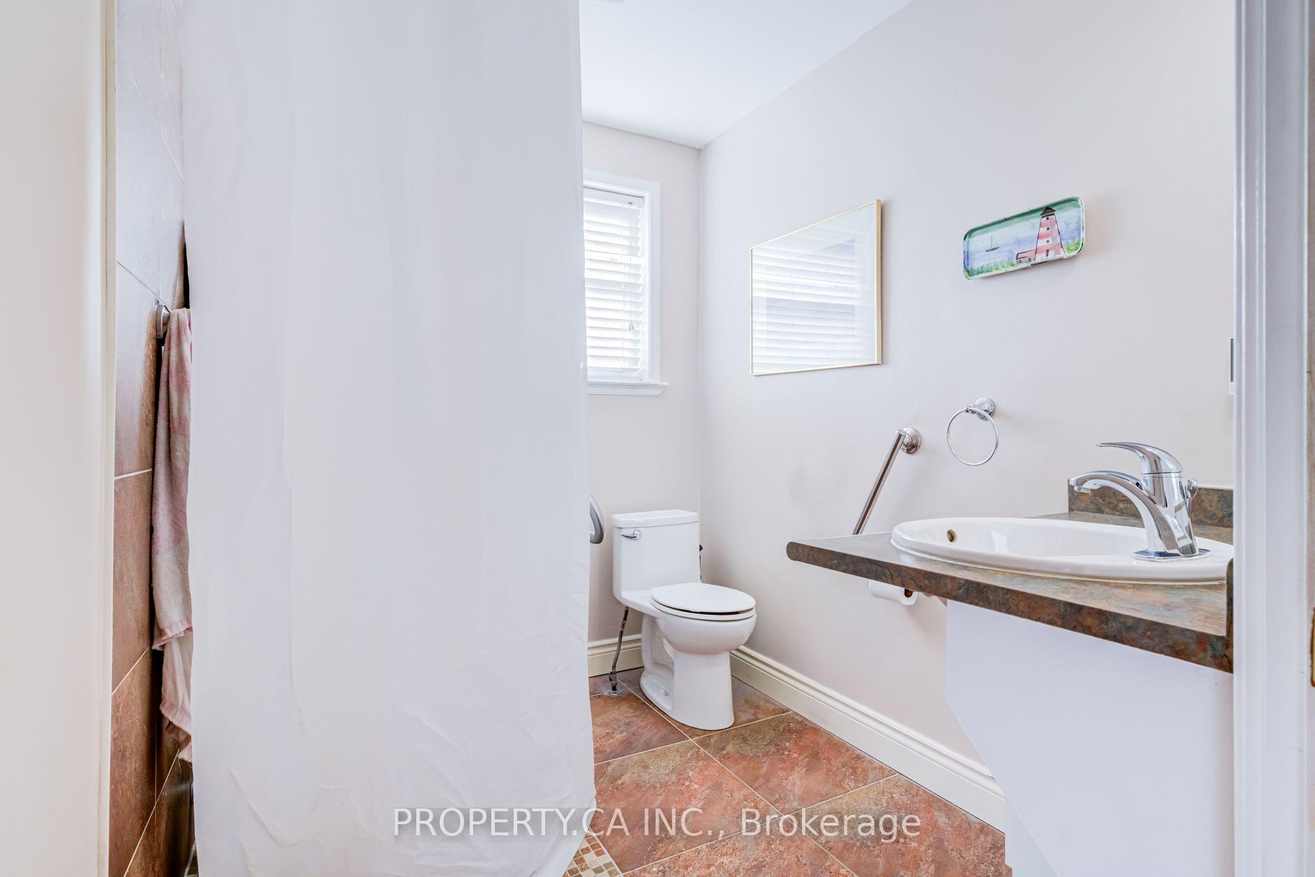 Photo 17 of 2302 Redfern Drive, Burlington, Brant — HOMEH