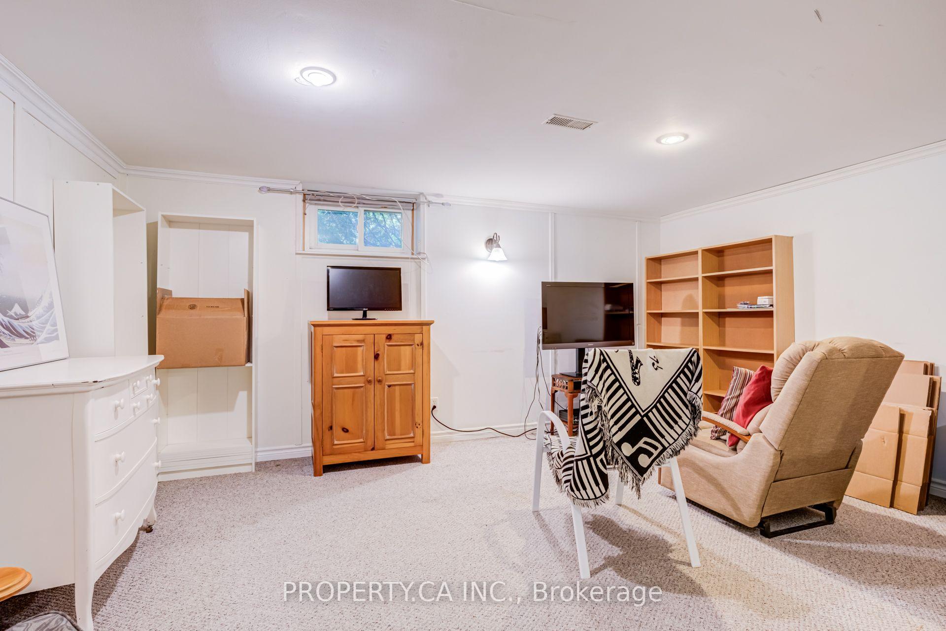 Photo 19 of 2302 Redfern Drive, Burlington, Brant — HOMEH