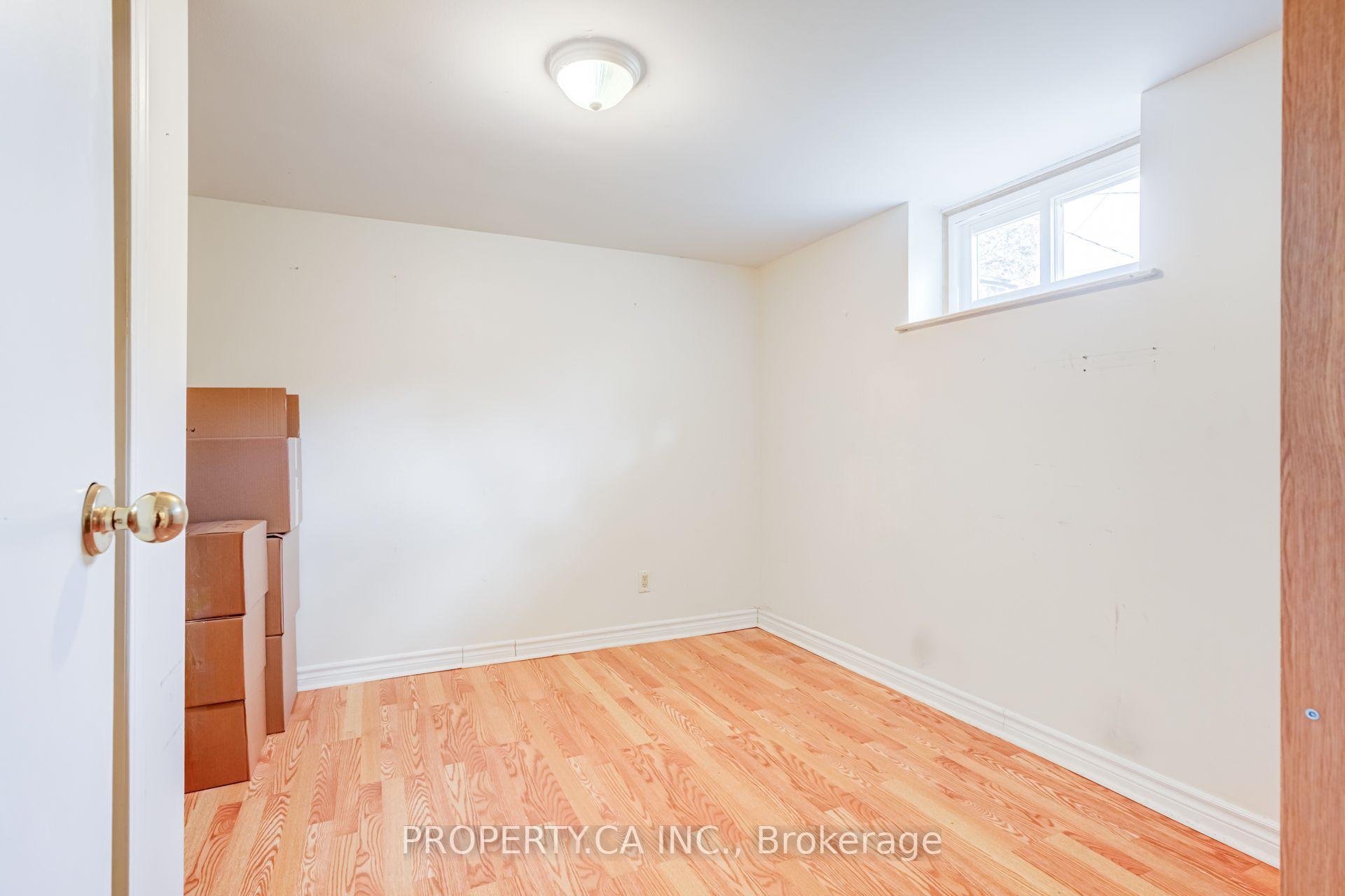 Photo 22 of 2302 Redfern Drive, Burlington, Brant — HOMEH
