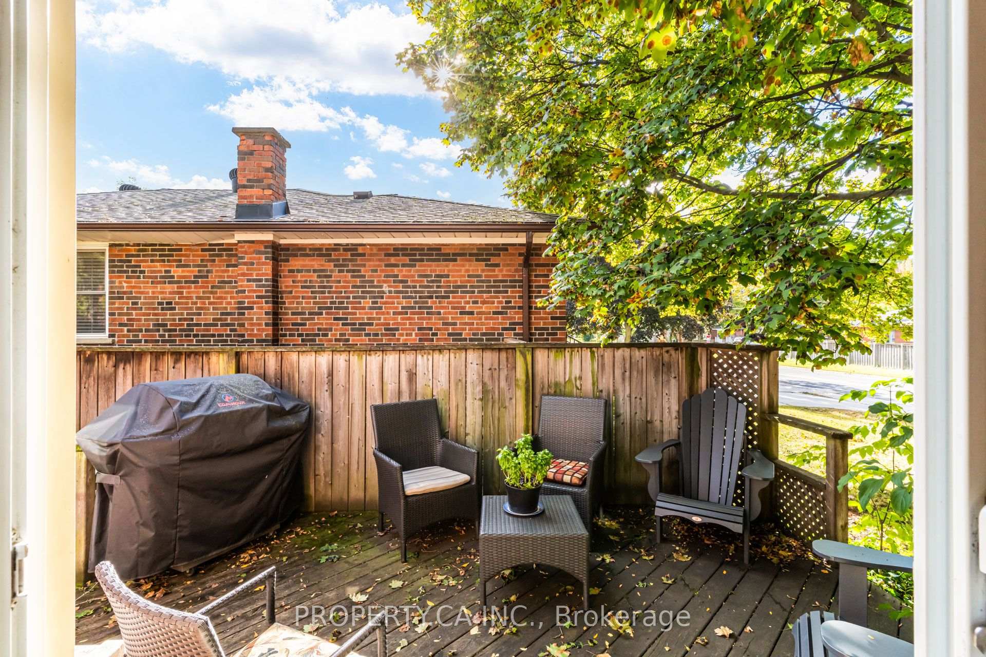 Photo 24 of 2302 Redfern Drive, Burlington, Brant — HOMEH