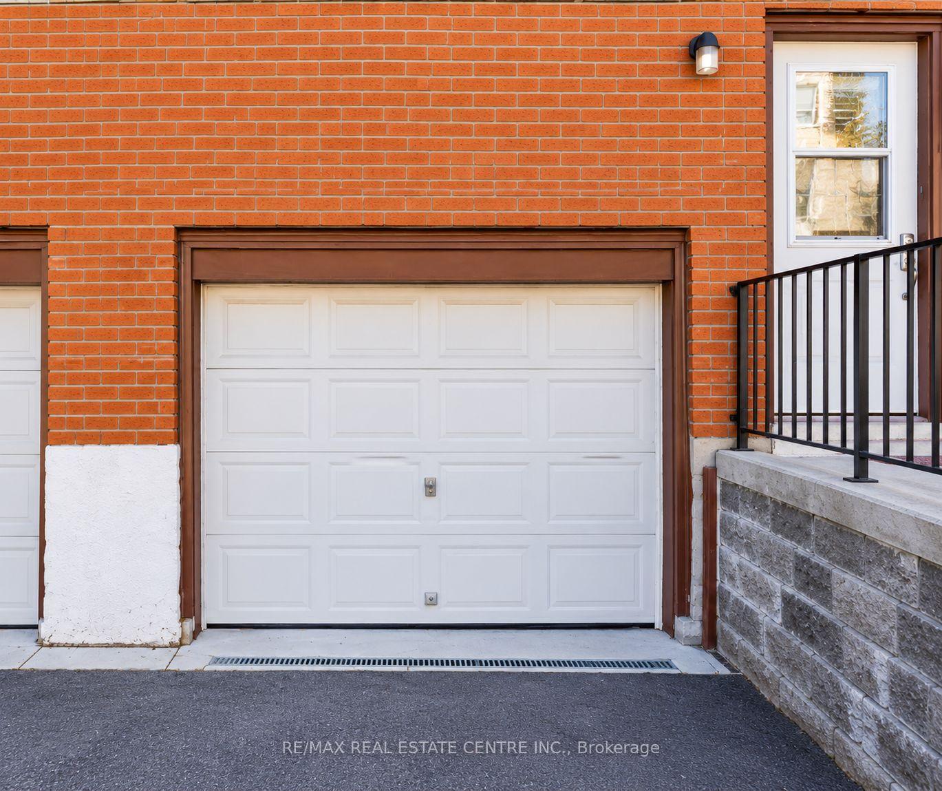 Photo 2 of 27 Woodman Drive N, Hamilton, Kentley — HOMEH