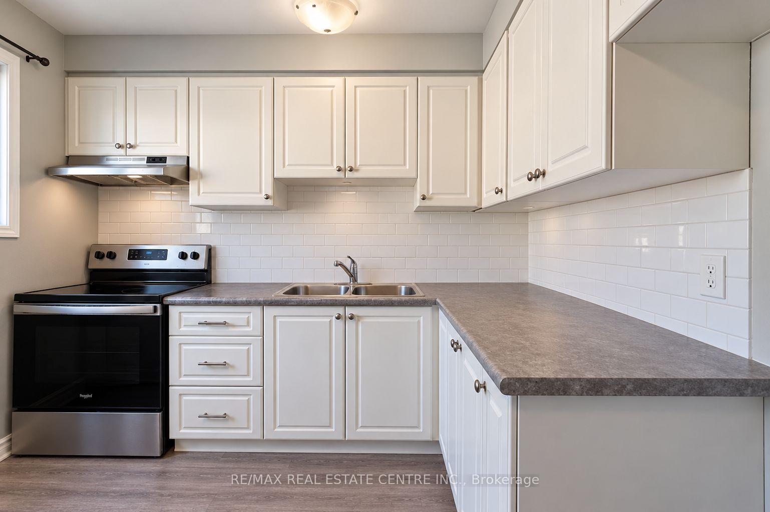 Photo 11 of 27 Woodman Drive N, Hamilton, Kentley — HOMEH