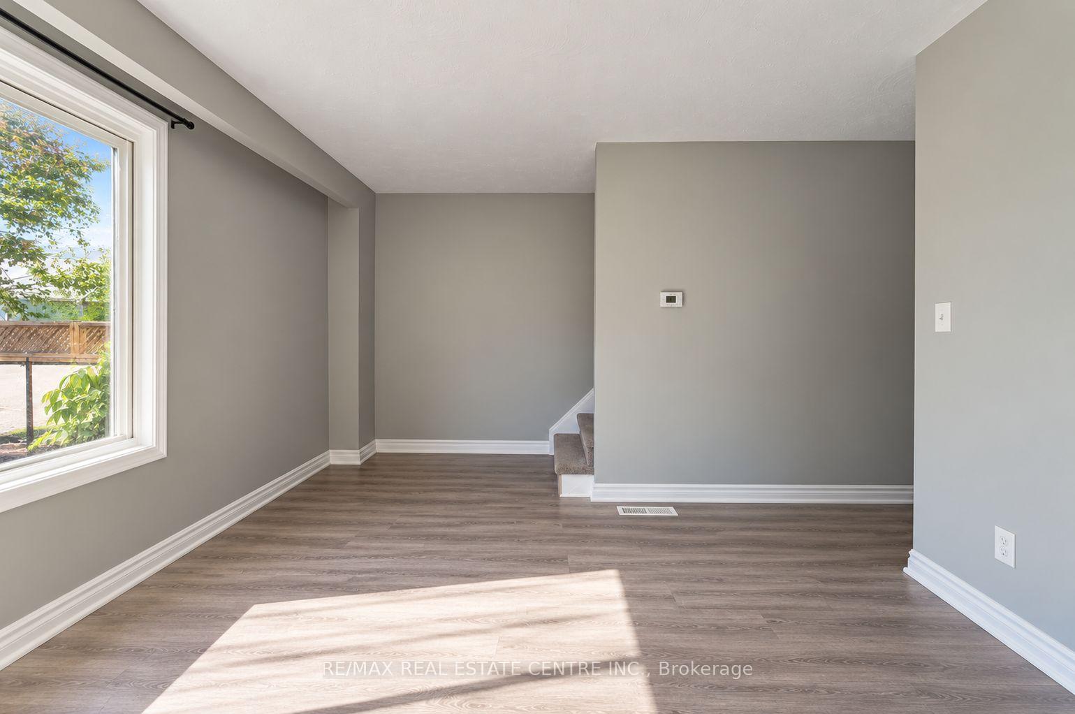 Photo 12 of 27 Woodman Drive N, Hamilton, Kentley — HOMEH