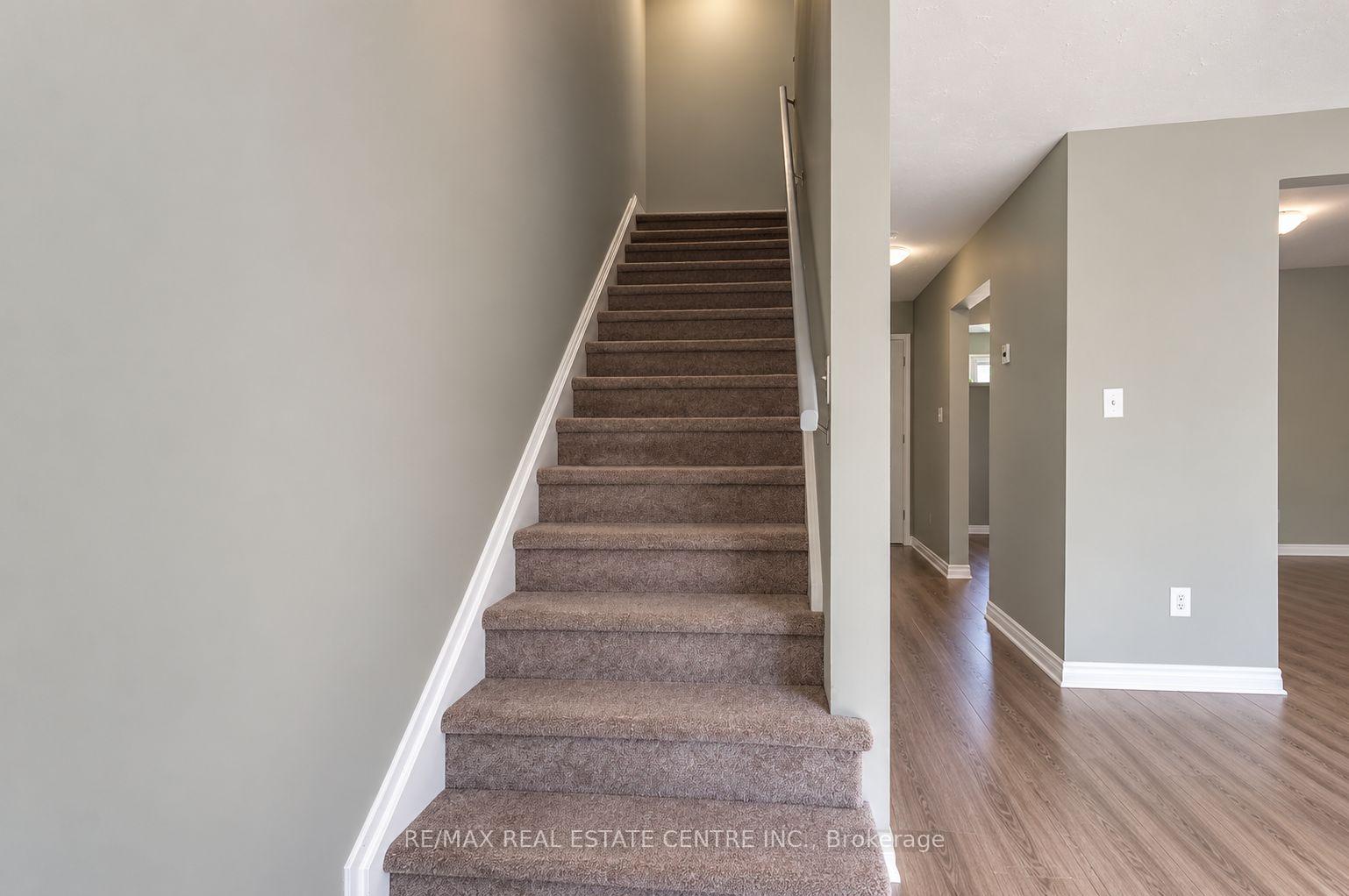 Photo 16 of 27 Woodman Drive N, Hamilton, Kentley — HOMEH