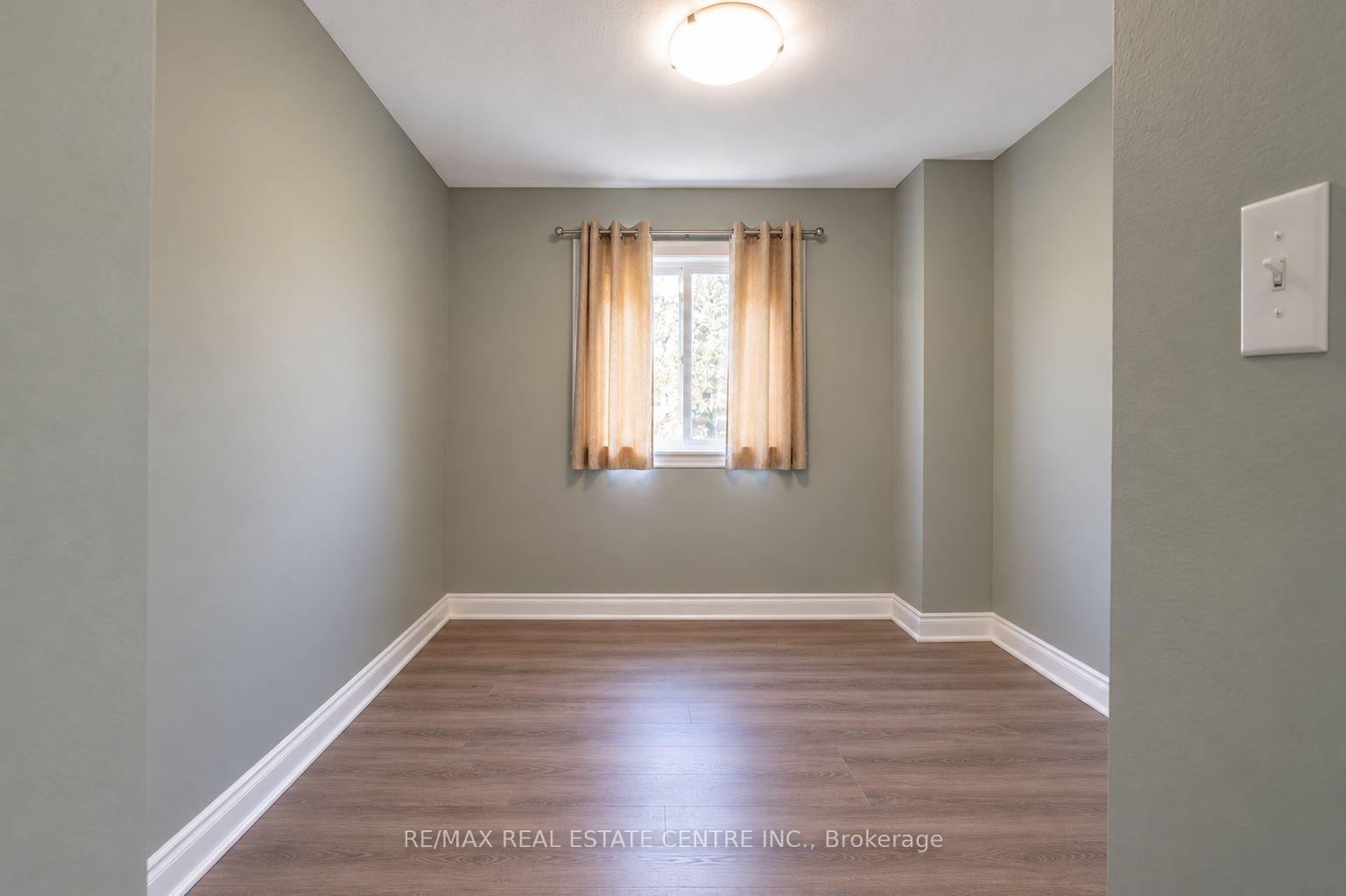 Photo 18 of 27 Woodman Drive N, Hamilton, Kentley — HOMEH