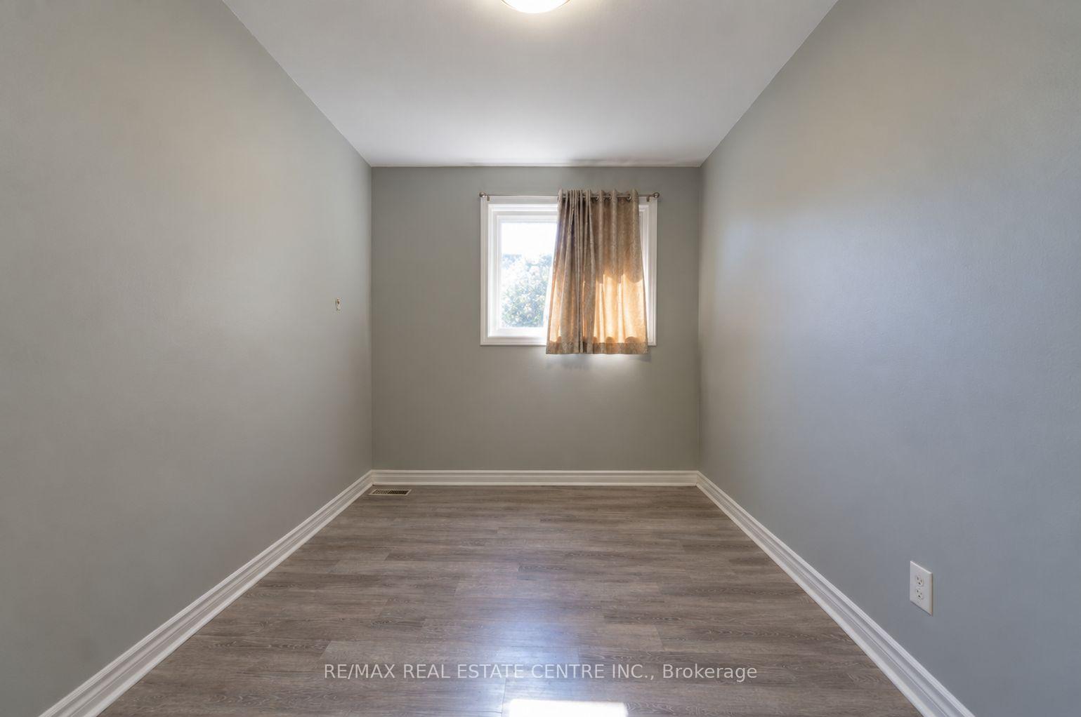 Photo 20 of 27 Woodman Drive N, Hamilton, Kentley — HOMEH
