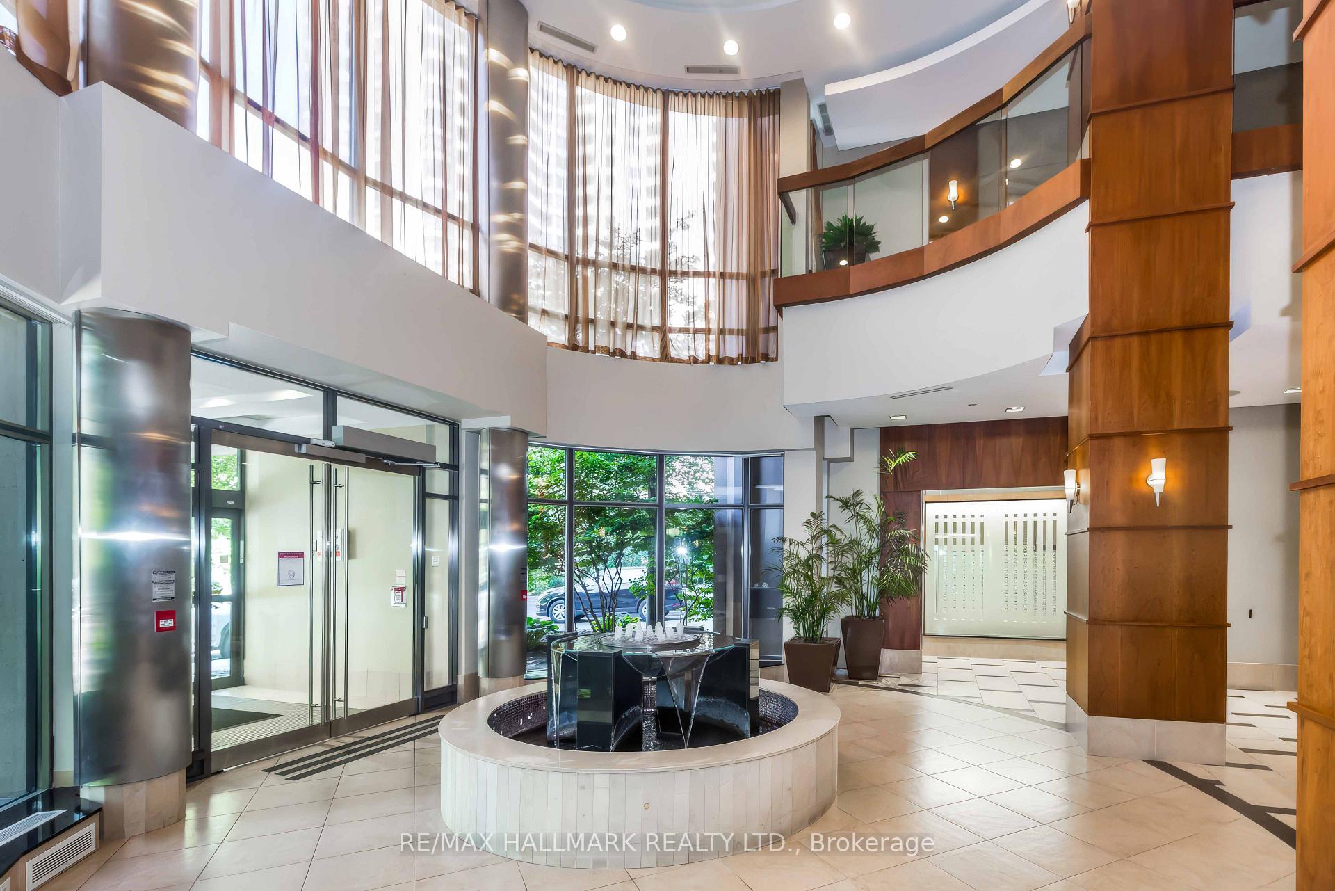 Photo 3 of Unit 1812, 10 Northtown Way, North York, Willowdale East — HOMEH