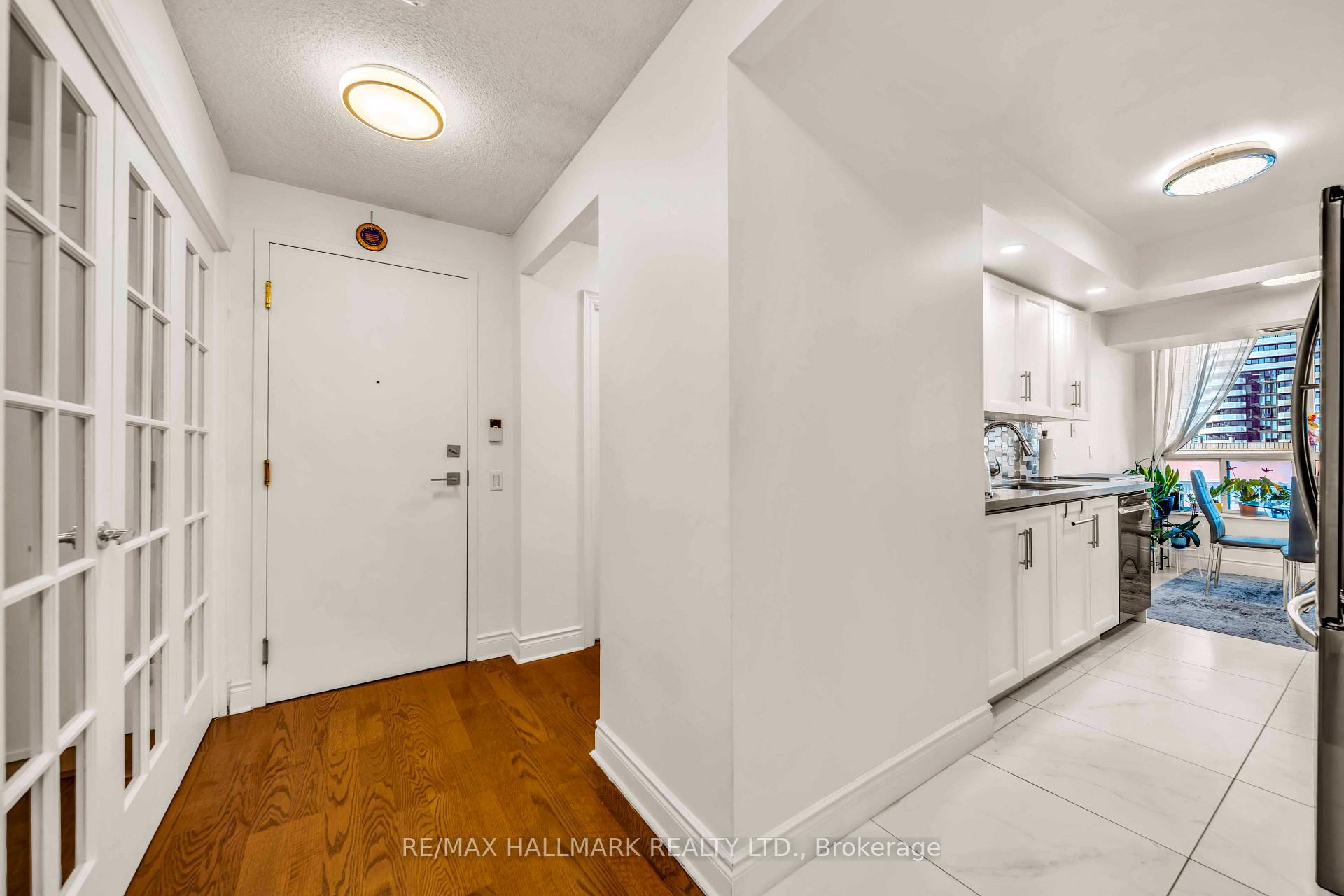Photo 6 of Unit 1812, 10 Northtown Way, North York, Willowdale East — HOMEH