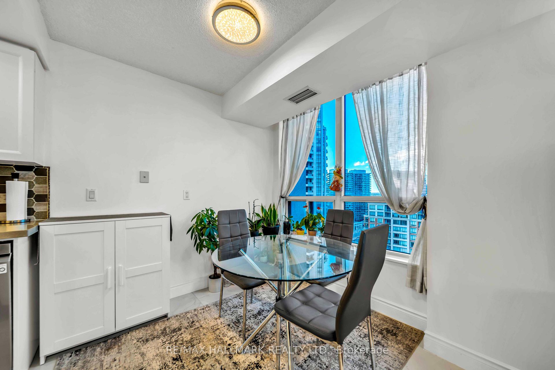 Photo 13 of Unit 1812, 10 Northtown Way, North York, Willowdale East — HOMEH
