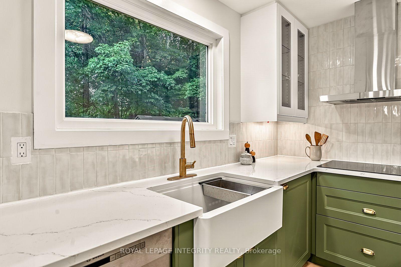 Photo 12 of 731 Ludgate Court, Ottawa, Beaconwood — HOMEH
