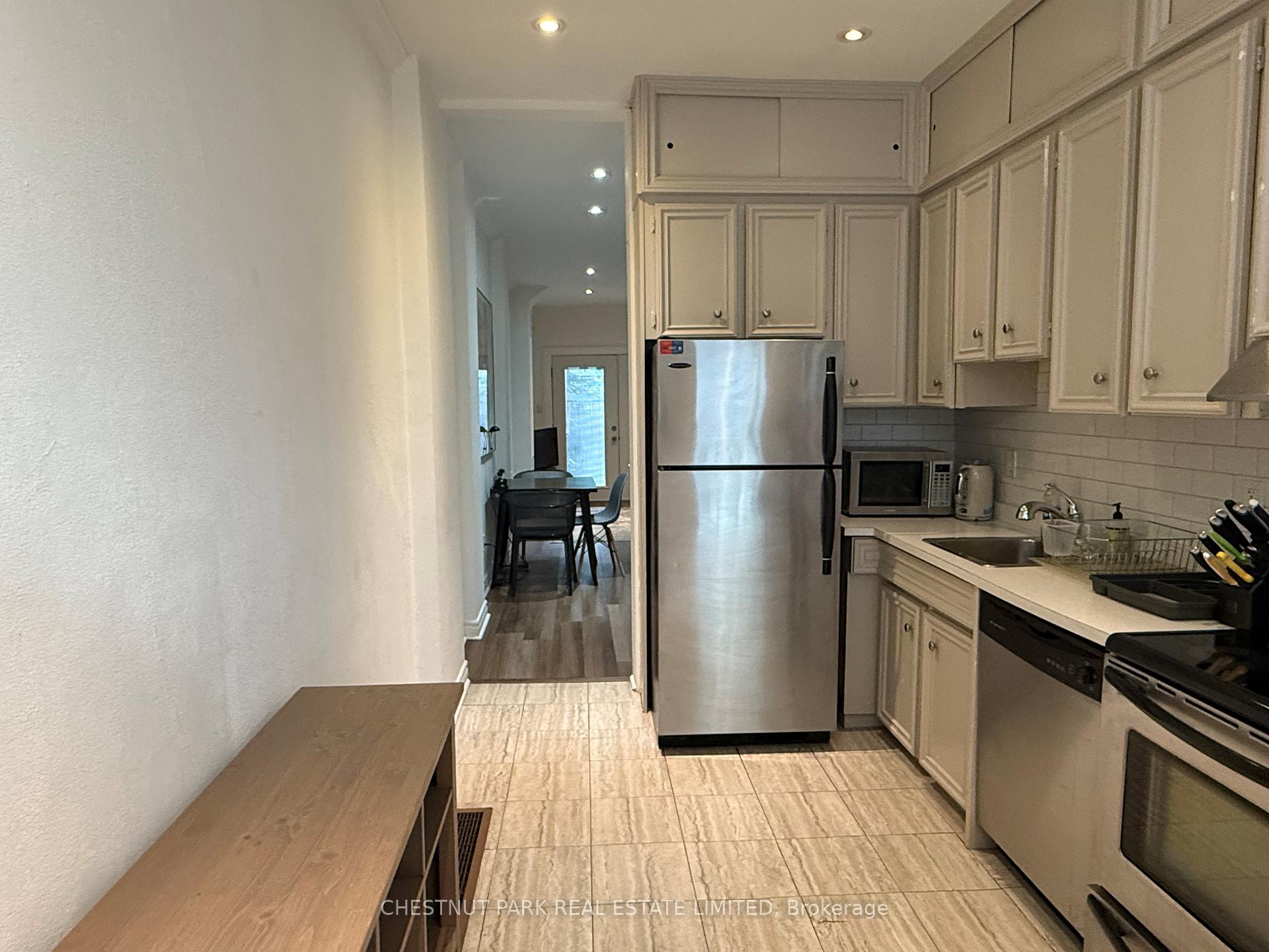 Photo 2 of 23 Bishop Street, Toronto, The Annex — HOMEH