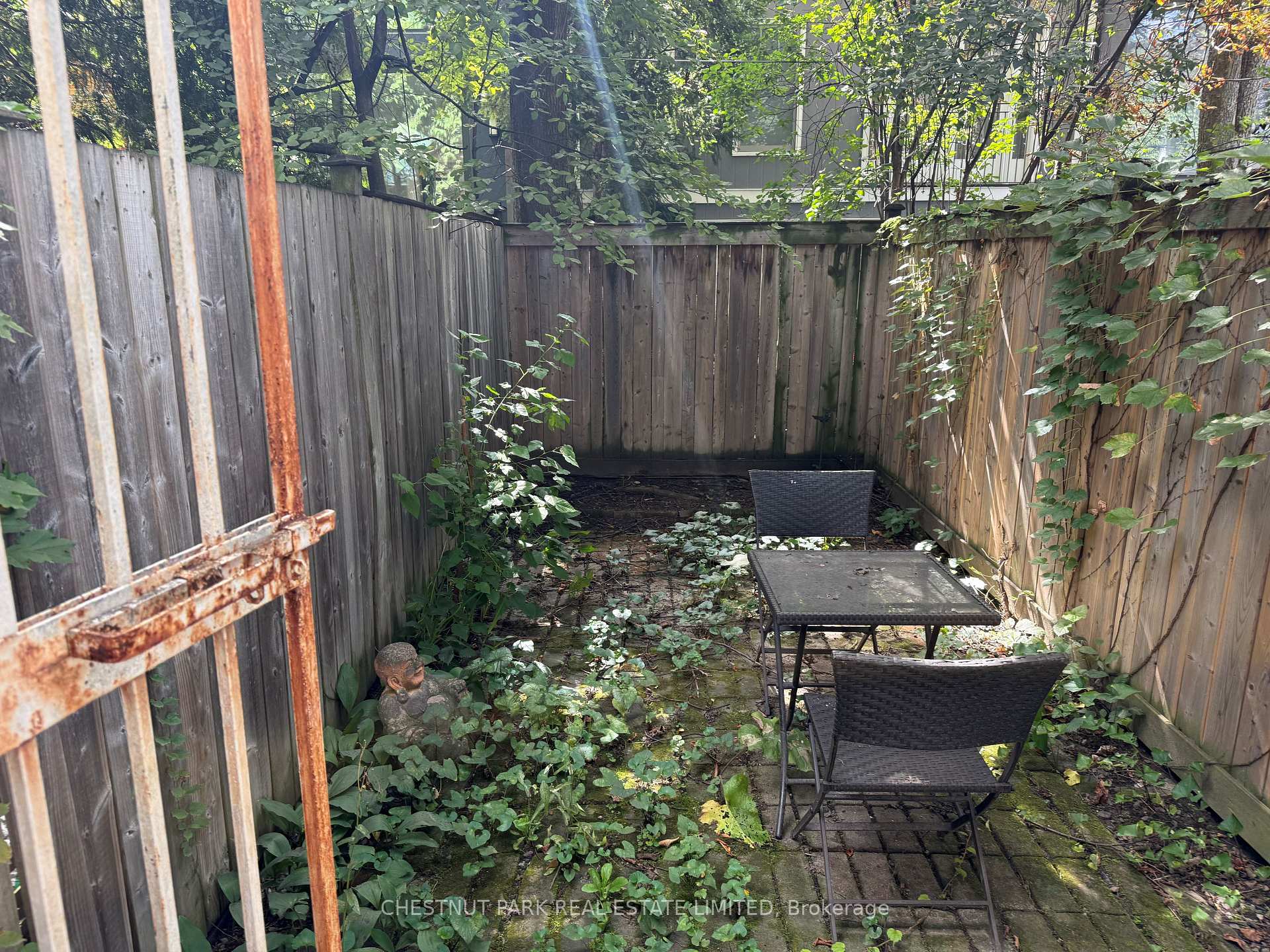 Photo 15 of 23 Bishop Street, Toronto, The Annex — HOMEH
