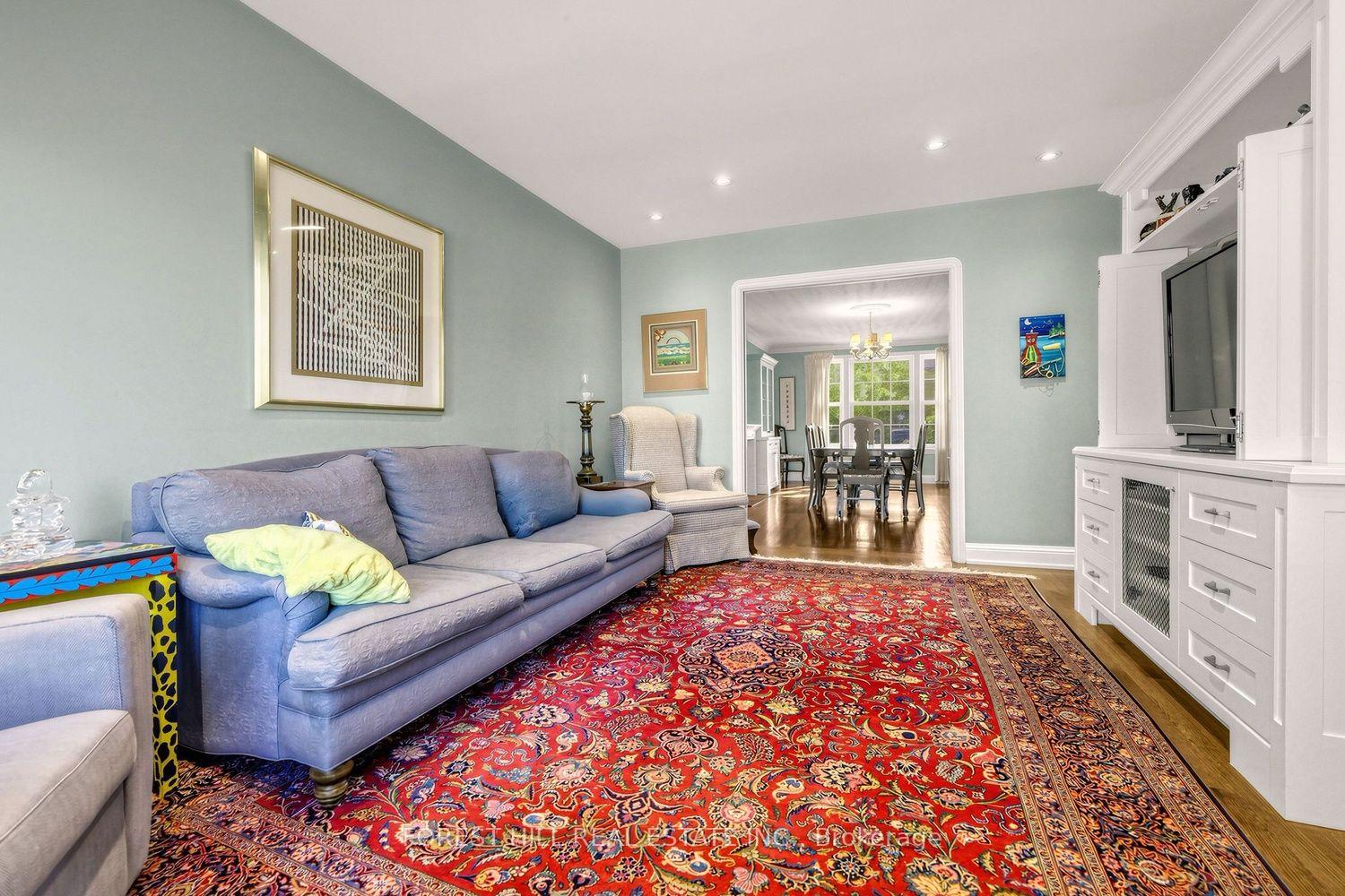 Photo 5 of 44 Ridge Hill Drive, Toronto, Forest Hill North — HOMEH