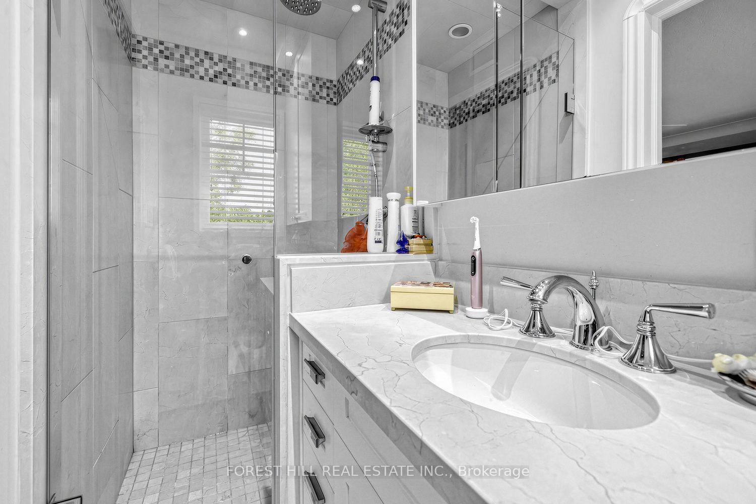 Photo 13 of 44 Ridge Hill Drive, Toronto, Forest Hill North — HOMEH