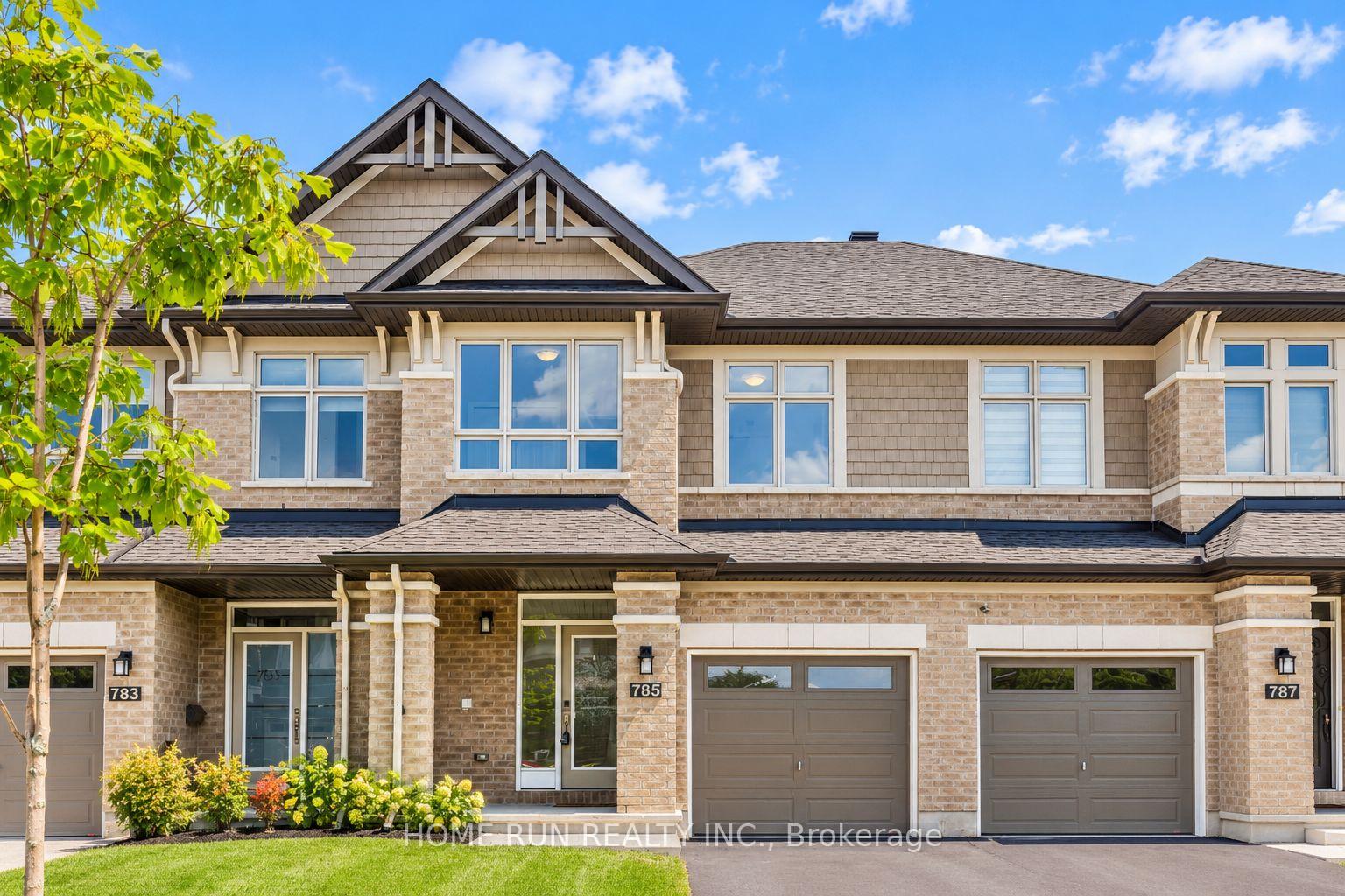 Photo of 785 Cairn Crescent