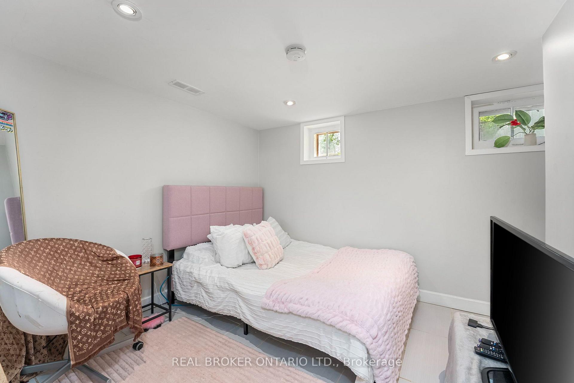 Photo 9 of Unit Bsmt, 77 Wellington Street E, Barrie, Codrington — HOMEH