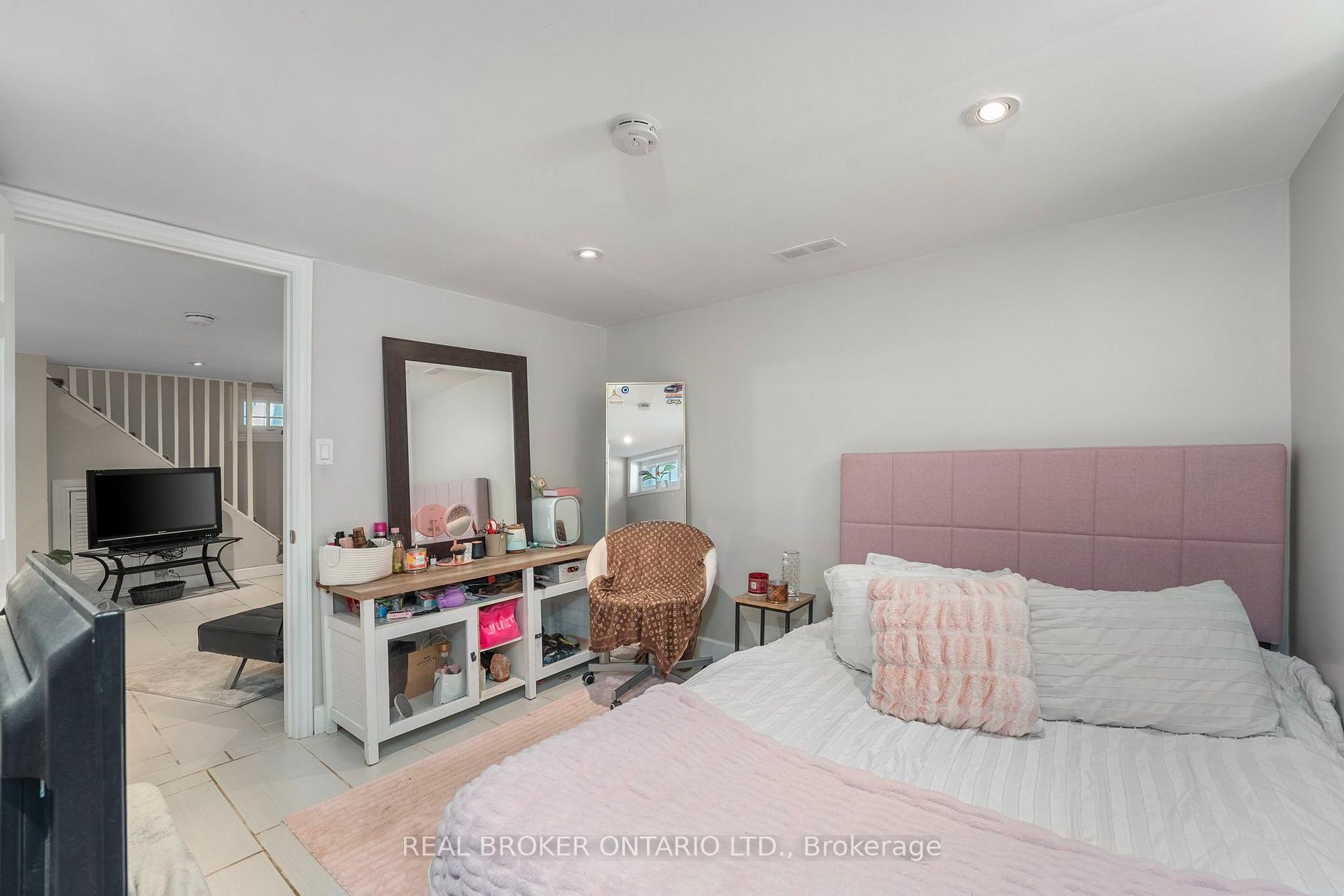 Photo 10 of Unit Bsmt, 77 Wellington Street E, Barrie, Codrington — HOMEH