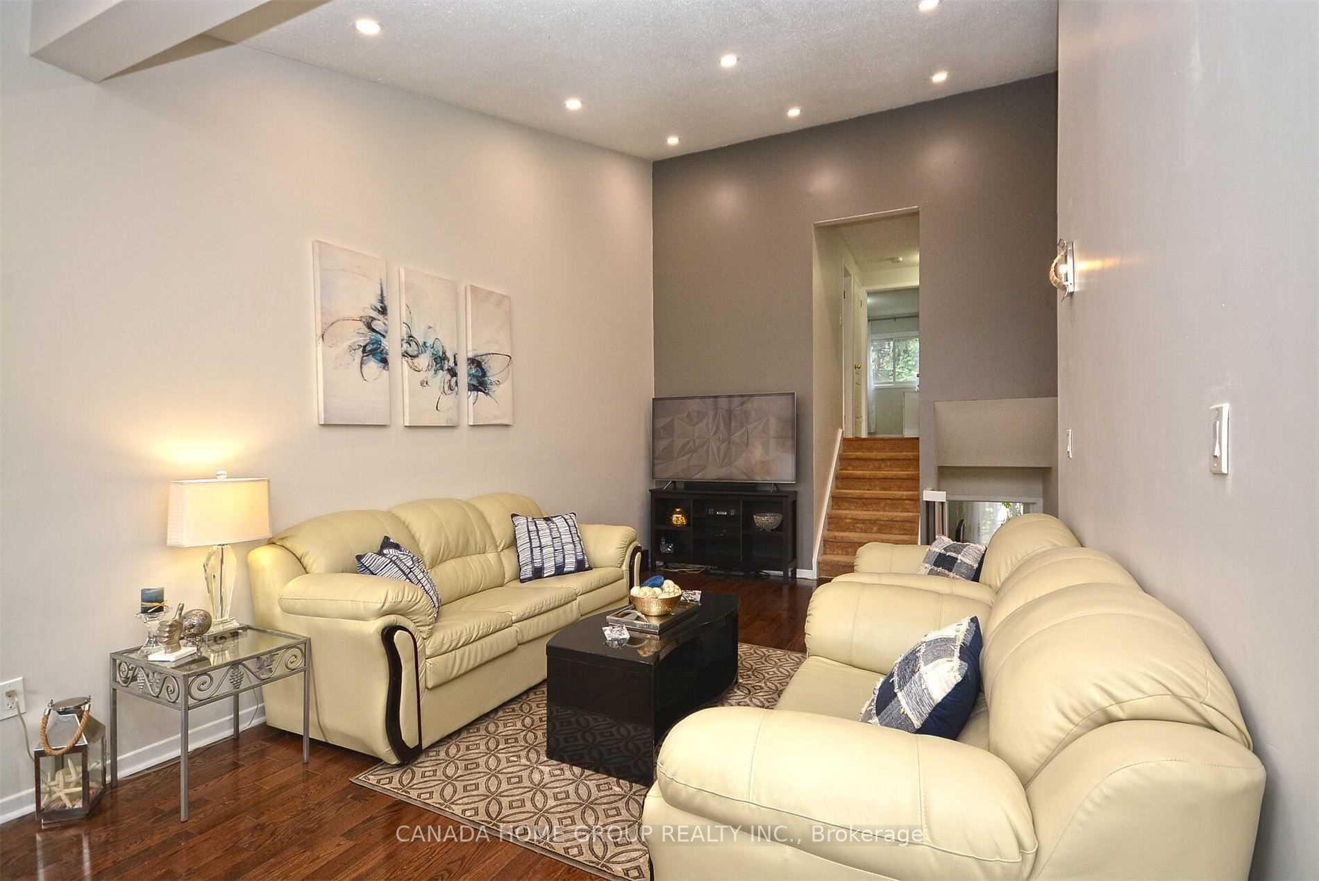 Photo 5 of Unit Upper Level, 2073 South Millway Avenue, Mississauga, Erin Mills — HOMEH