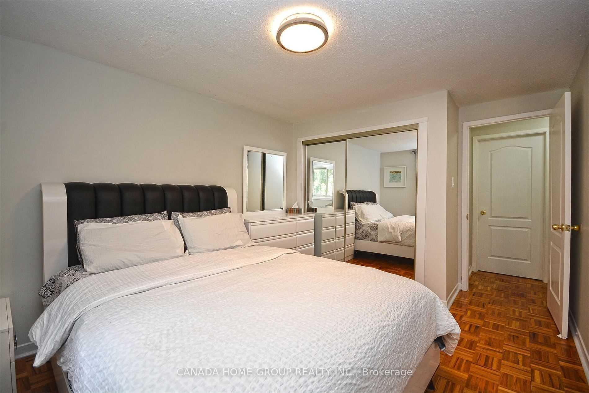 Photo 8 of Unit Upper Level, 2073 South Millway Avenue, Mississauga, Erin Mills — HOMEH
