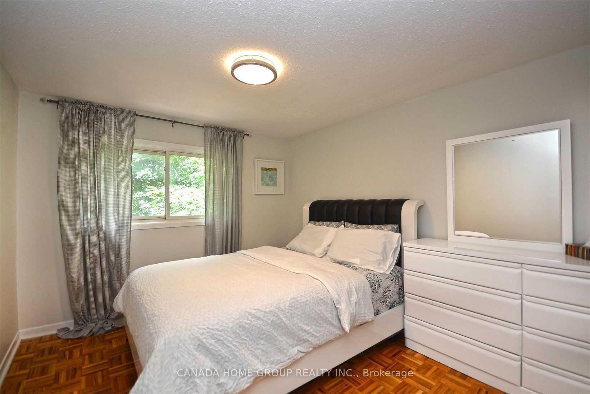 Photo 9 of Unit Upper Level, 2073 South Millway Avenue, Mississauga, Erin Mills — HOMEH