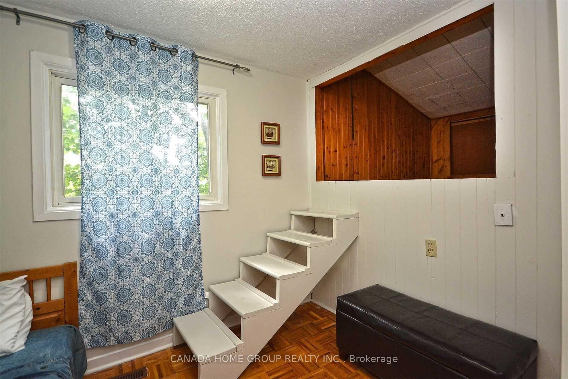 Photo 13 of Unit Upper Level, 2073 South Millway Avenue, Mississauga, Erin Mills — HOMEH