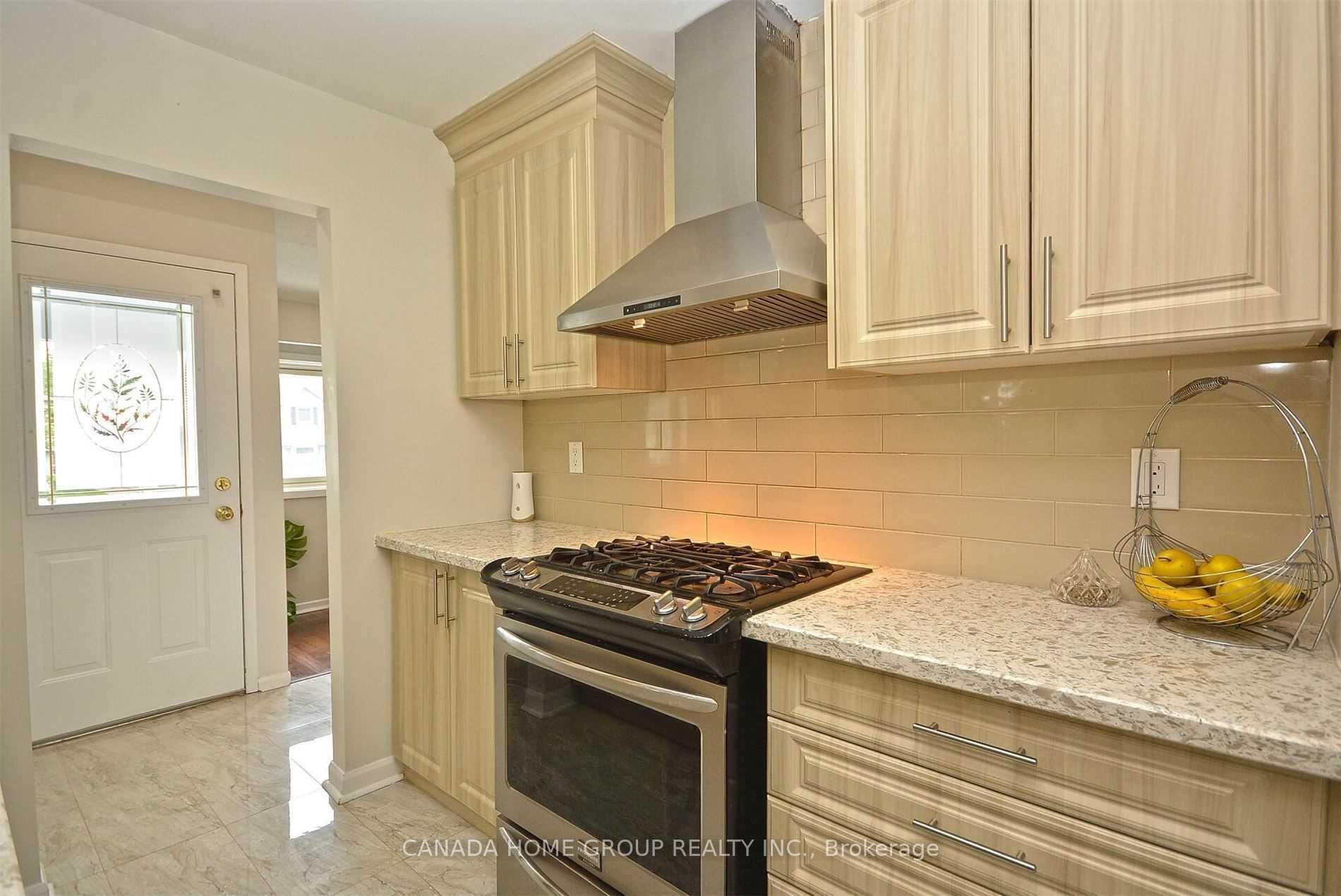 Photo 14 of Unit Upper Level, 2073 South Millway Avenue, Mississauga, Erin Mills — HOMEH